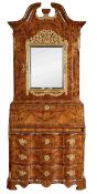 Very fine writing Altona cabinet with mirror box — Masterly copy of the 19th or 20th century.