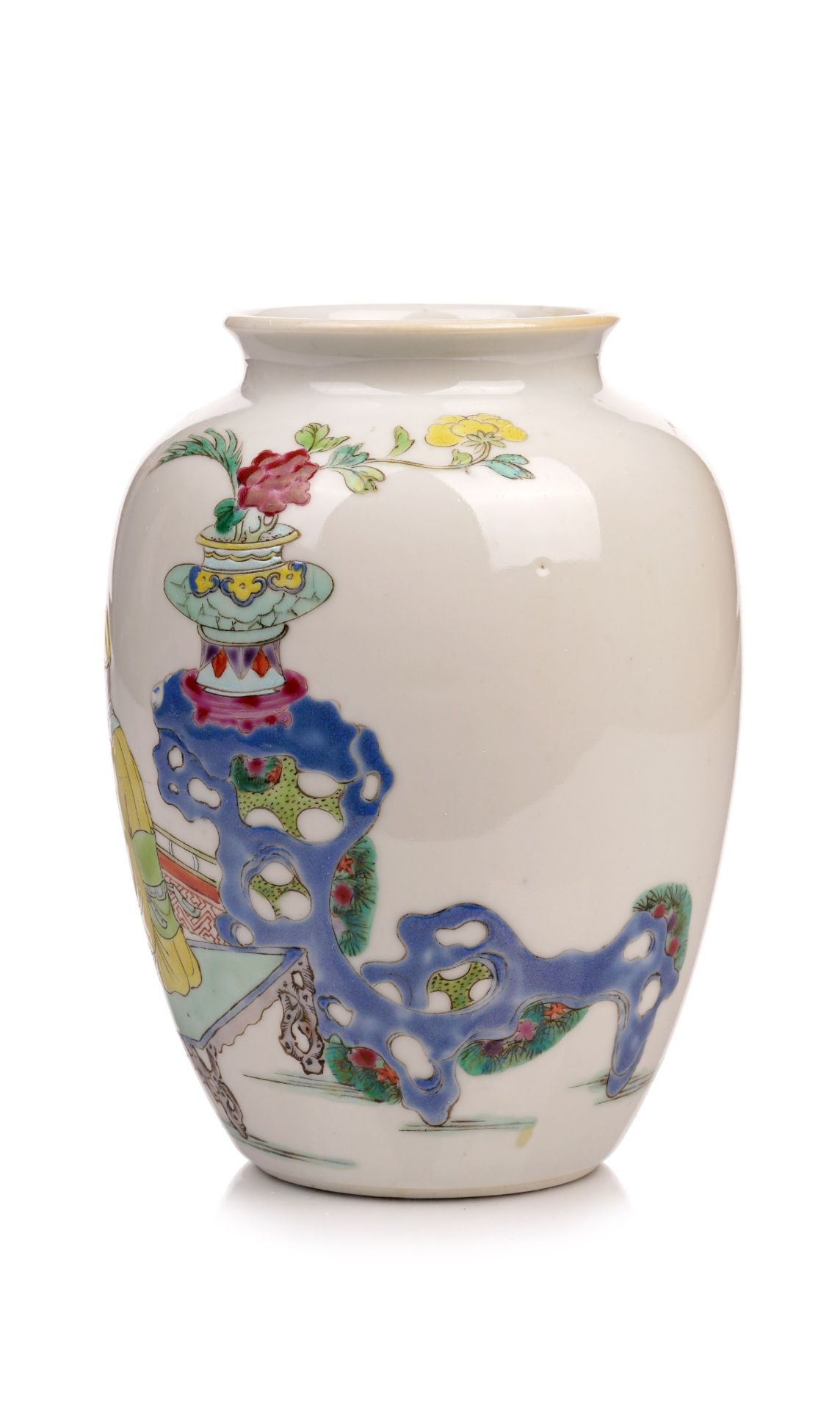 Balustervase im Wucai-Stil. China. Qing-Dynastie, wohl spätes 19. / frühes 20. Jh. - Image 2 of 3