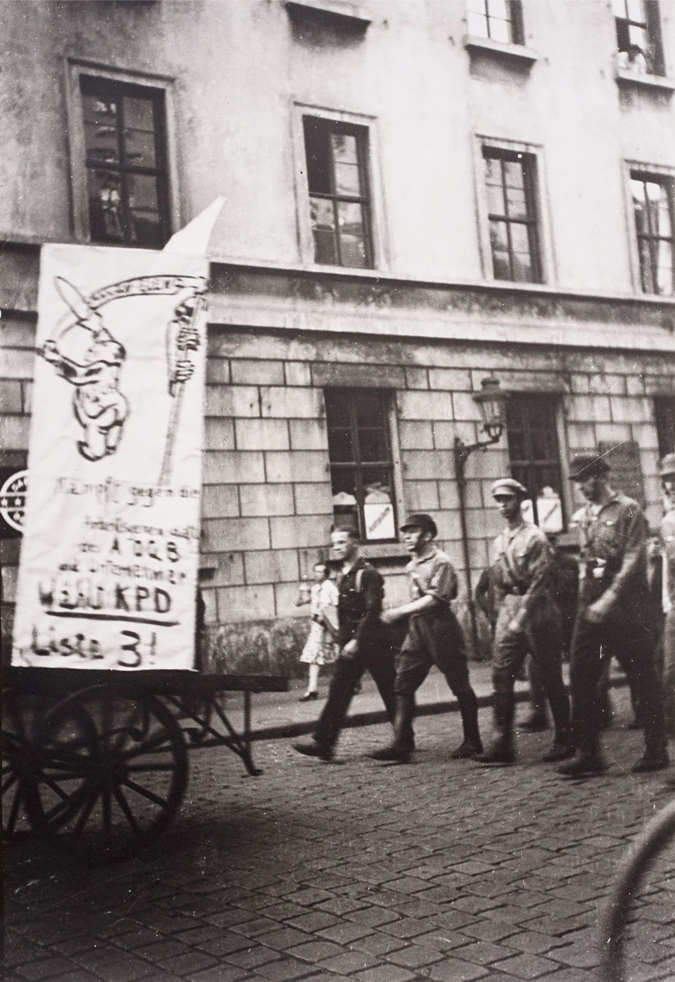 Albert Hennig "Wahldemonstration der KPD". 1932.