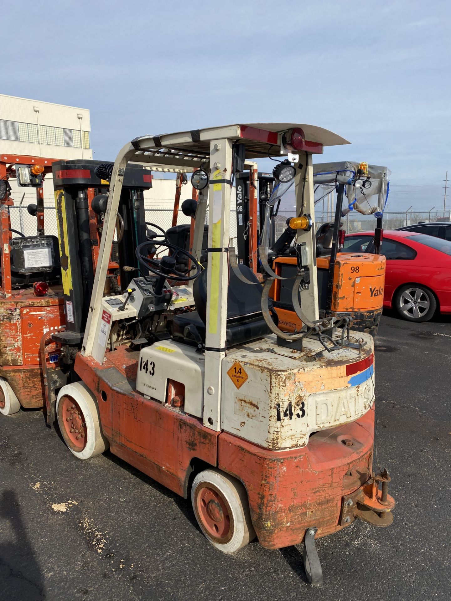 Datsun Forklift - Type LP, Model #CPF02A25V, Capacity 4400 Lbs, Max Fork Height 170 Inches - Image 2 of 7