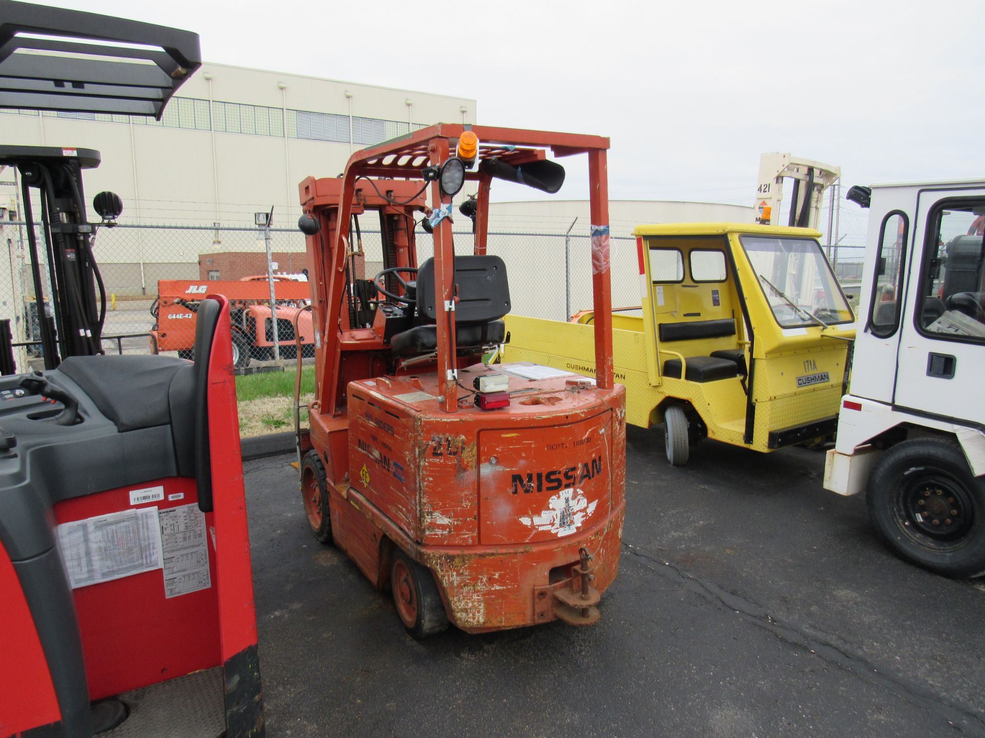 Nissan Forklift, Model #CYB02, Variation #CYB02L20E, Type = EE, Truck Weight 6019 Lb, Hours = 2055 - Image 3 of 11