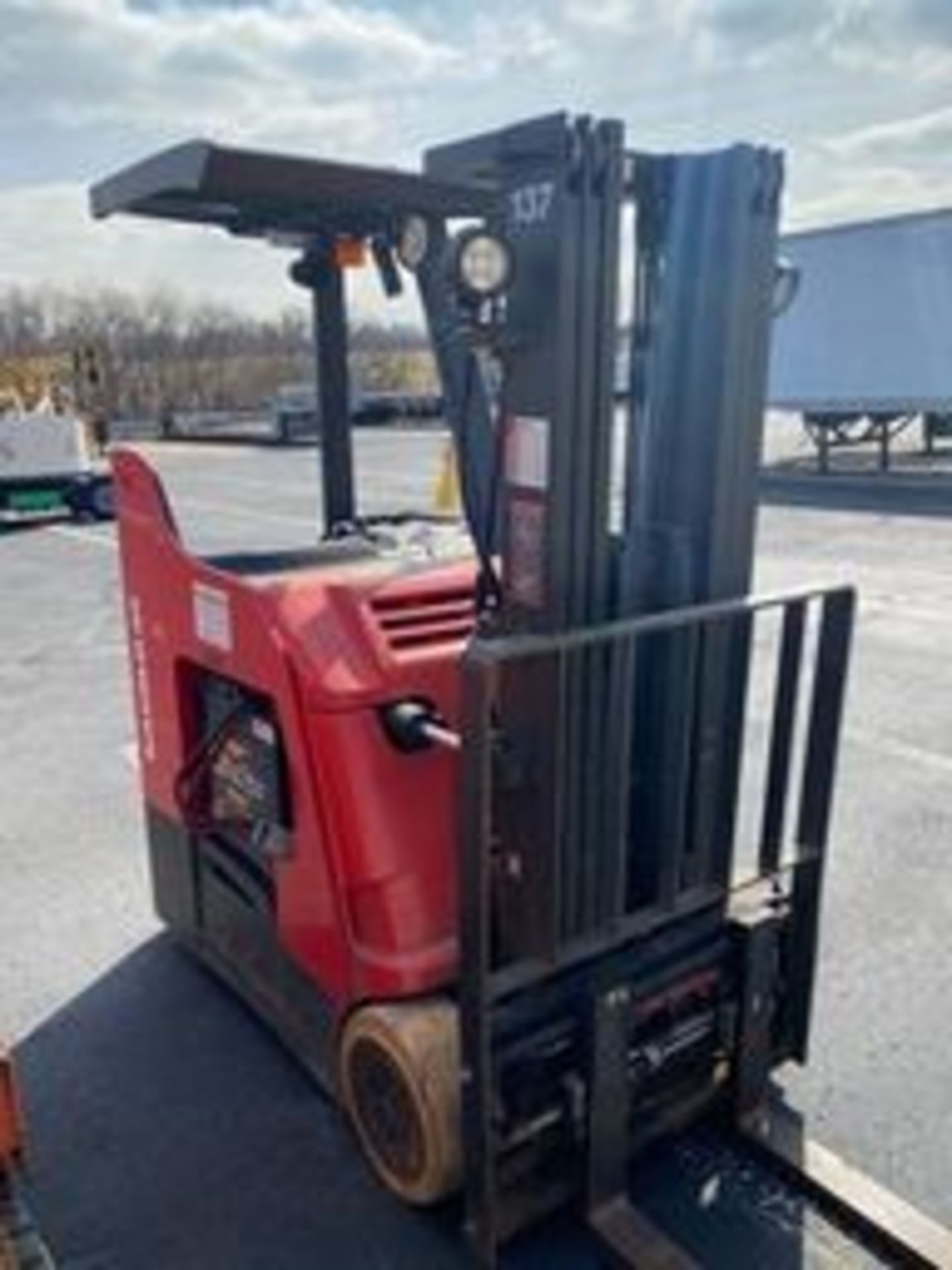 Raymond Forklift, Model #425-C40TT, S/N #425-15-45321, Truck Weight W/ Max Battery = 9960 Lb - Image 4 of 10