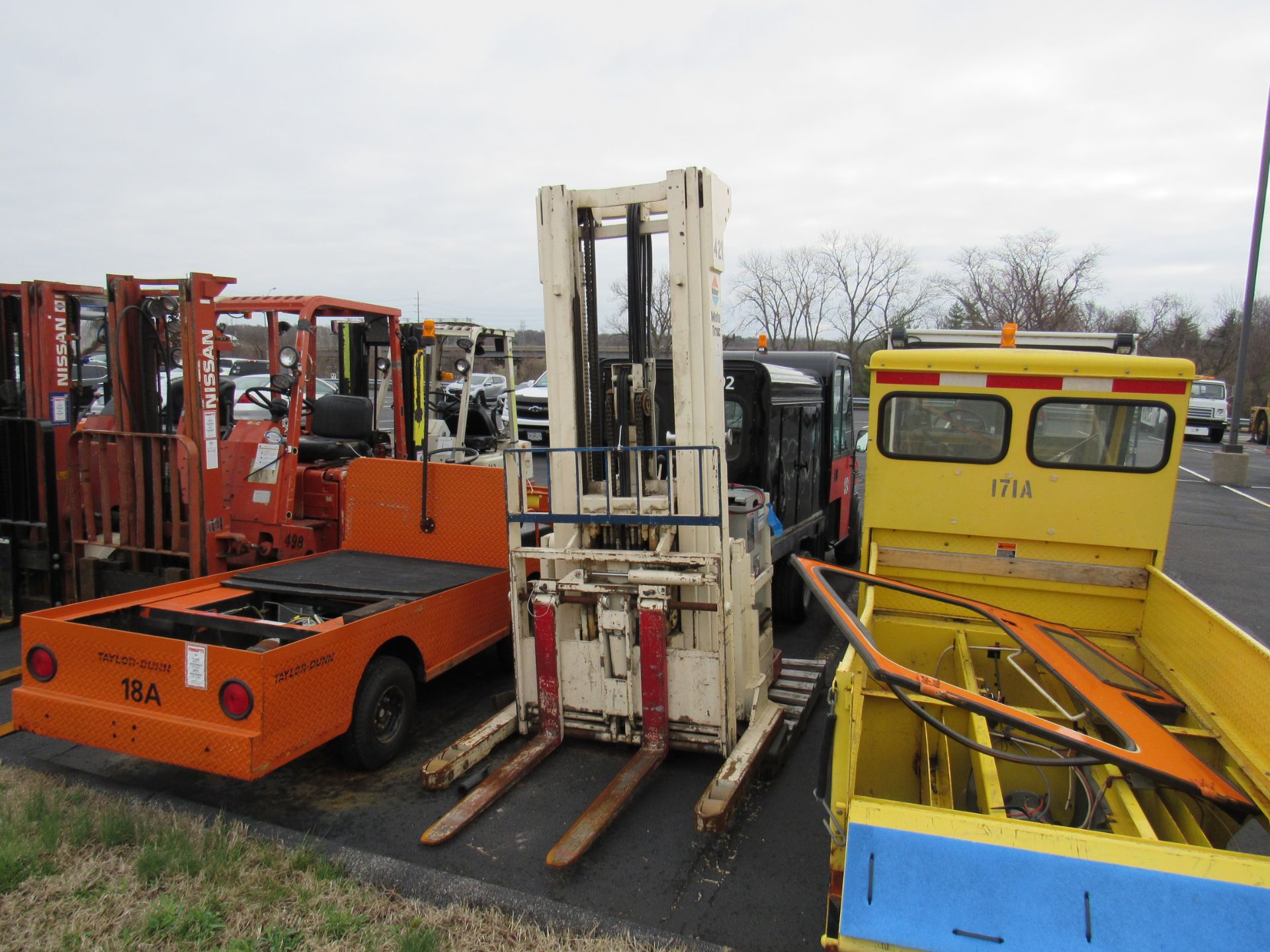 Parts Machine: Baker Forklift, Model #XTW, S/N #41025-T, Truck Type = E, Hours = 1209