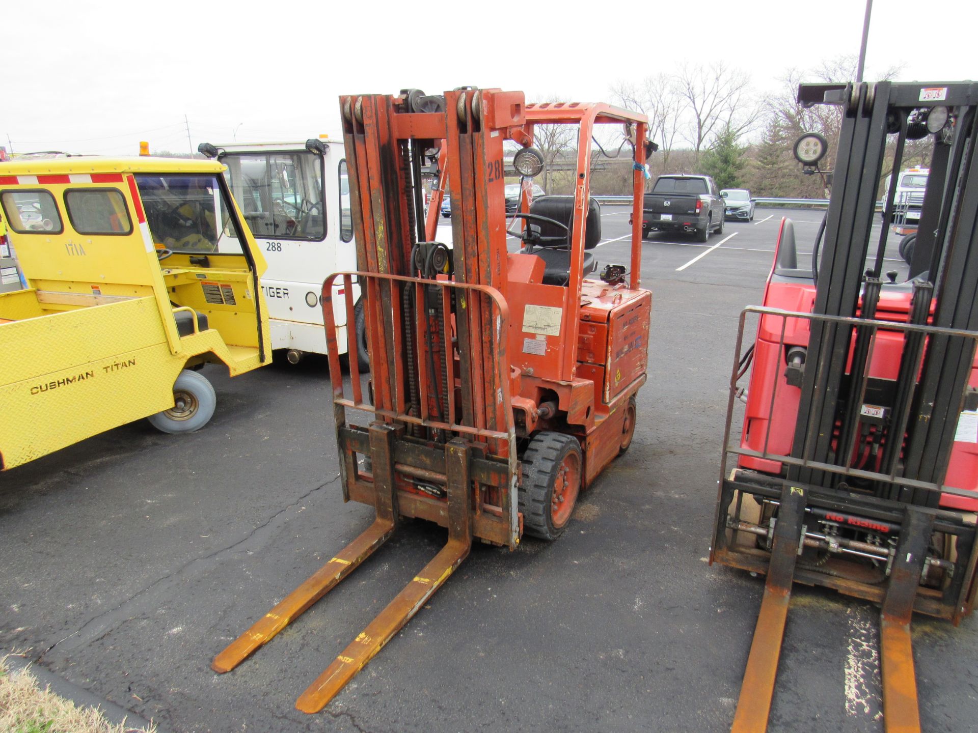 Nissan Forklift, Model #CYB02, Variation #CYB02L20E, Type = EE, Truck Weight 6019 Lb, Hours = 2055