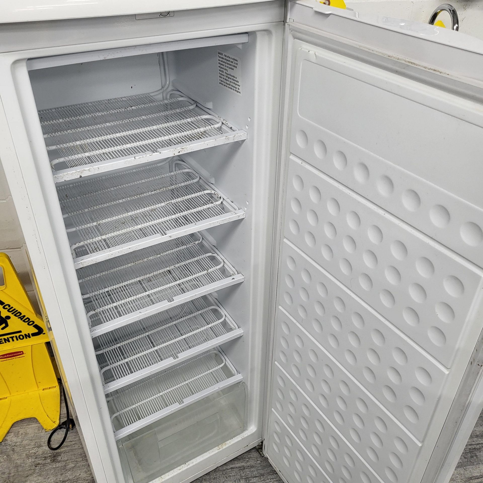 Danby Upright Freezer, 5 shelves - Image 2 of 4