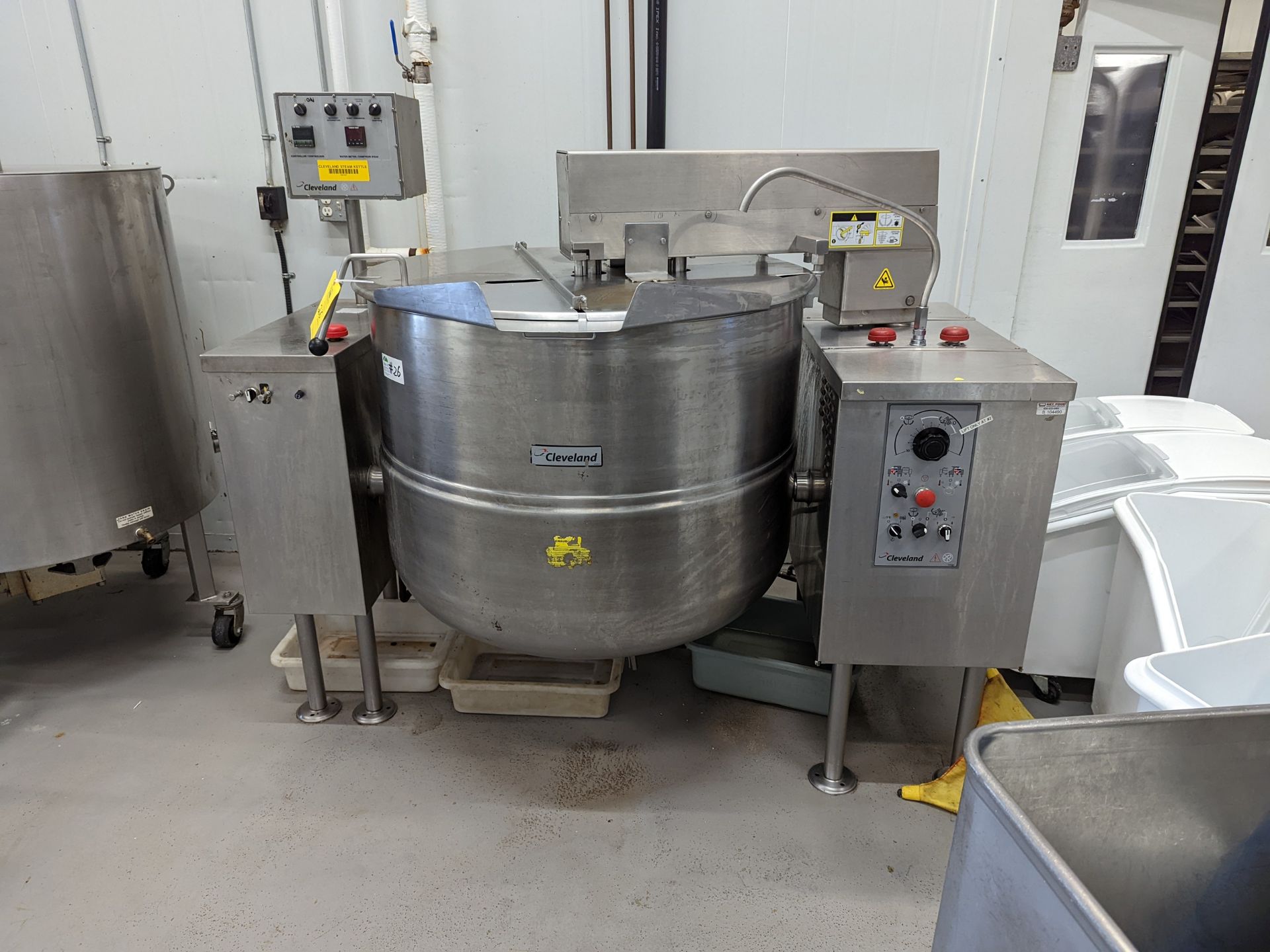 Cleveland MKDL-150T, 150 gallon tilting steam kettle with scrape agitation ***BIDDER NOTE -- Rigging