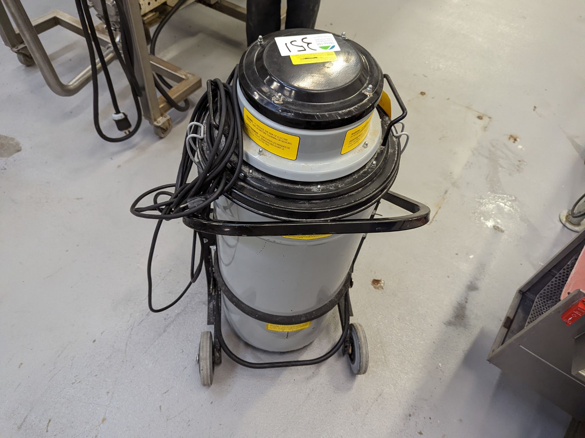 Nilfisk Model 118 Portable Dust Collector - Image 5 of 7