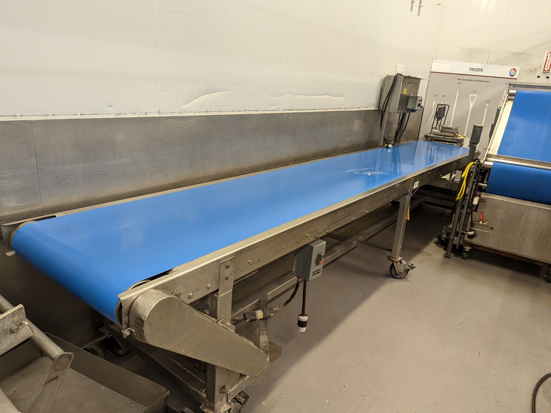 Conveyor, Blue Food Grade Belt, belt 17.5ft long, 30in wide ***BIDDER NOTE -- Rigging fee of  $ - Image 3 of 13