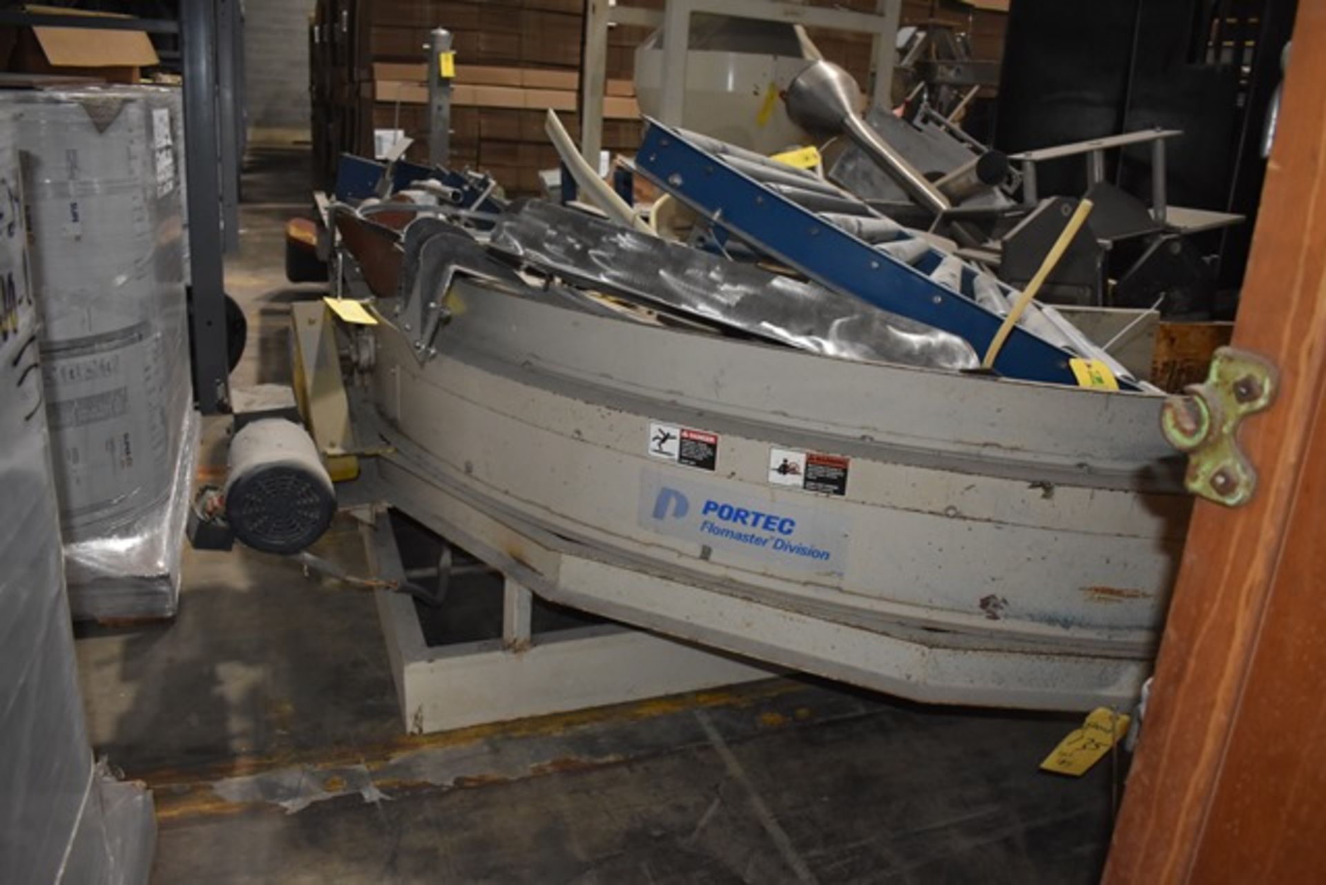 Portec Flowmaster Motorized Belt Conveyor w/90" bend, 22" W Belt x 15' L. Rigging/Loading Fee: $25