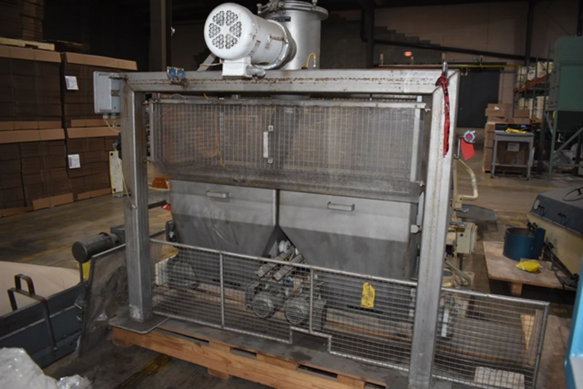 Stainless Steel De-Lumper, Motorized Feed Hopper, (2) SS 24" x 26" x 30". Rigging/Loading Fee: $25 - Image 3 of 6