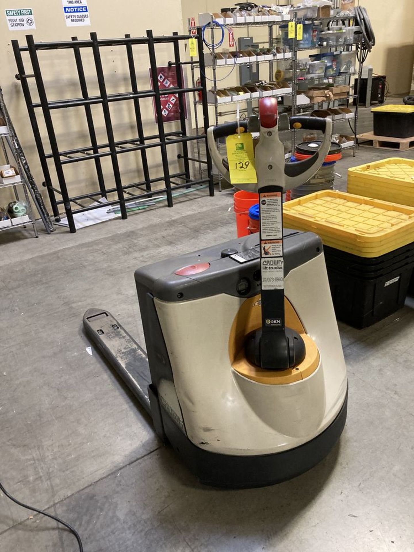 Crown electric pallet lift, model WP3035-45. ***Rigging and Loading Fee of $50 to be added to the