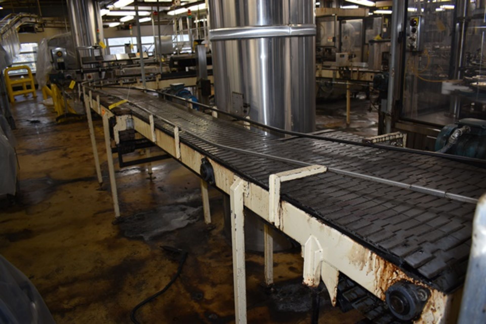 [Lot] Line Conveyor System, approx 75' total length x 40"H, with multi lanes c0nveyor belts form 4- - Image 2 of 4