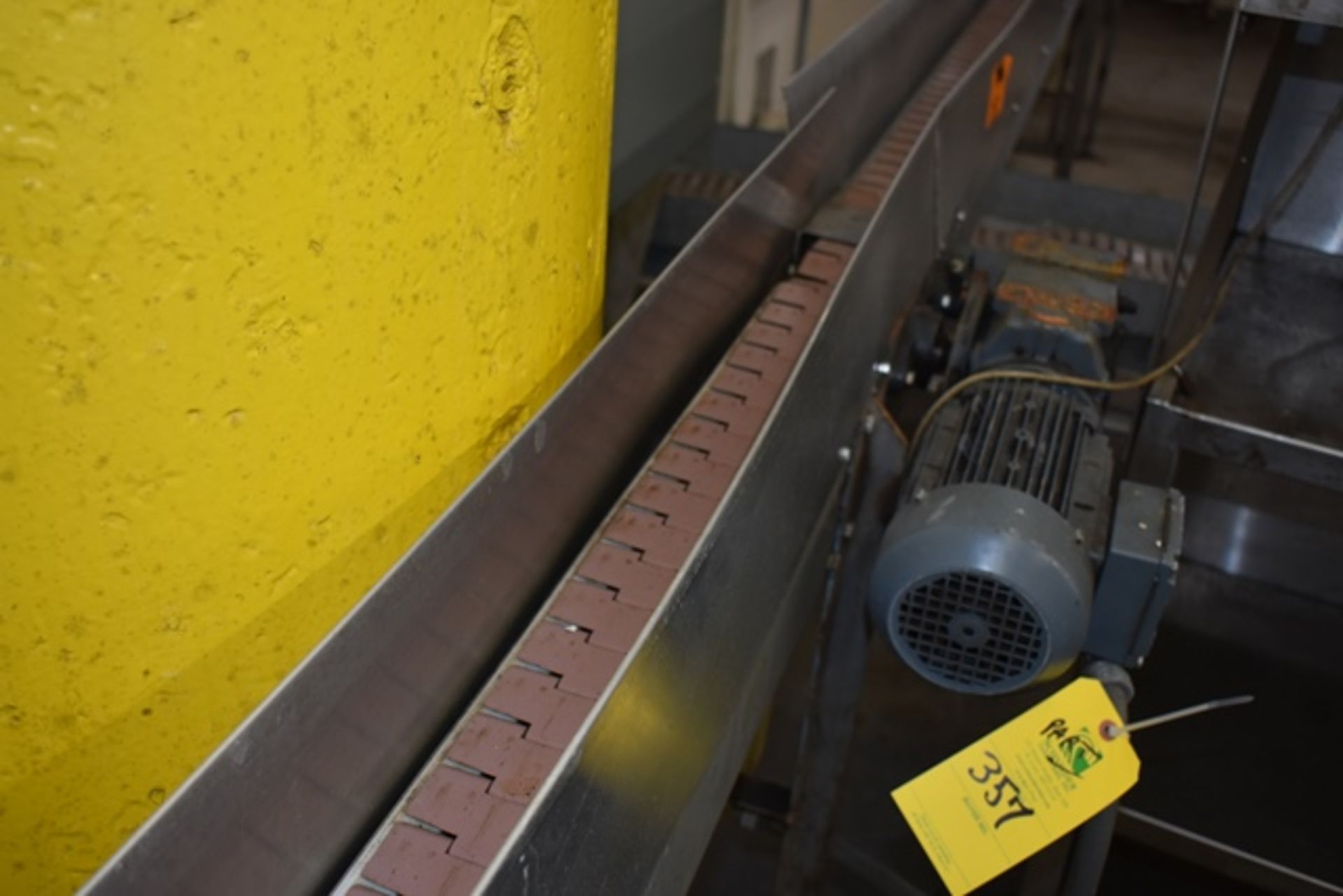 [Lot] Conveyor, (3) plastic chain conveyors, (1) 16'L x 4"W-"S", (1) 45'L x 4"W with 180 & 90deg