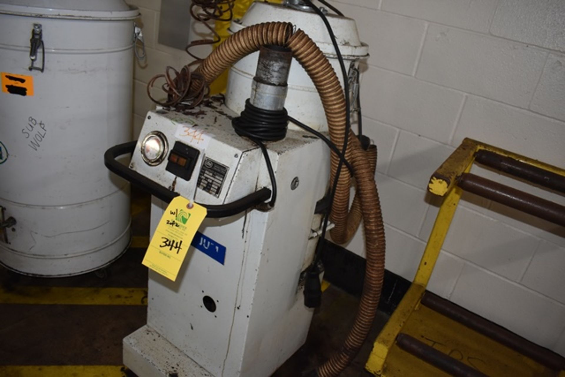 Haug PacVac leak detector, model PVEL242015, s/n 667301, with Gast vacuum pump, 27"L X 23"W x 16"H - Image 2 of 2