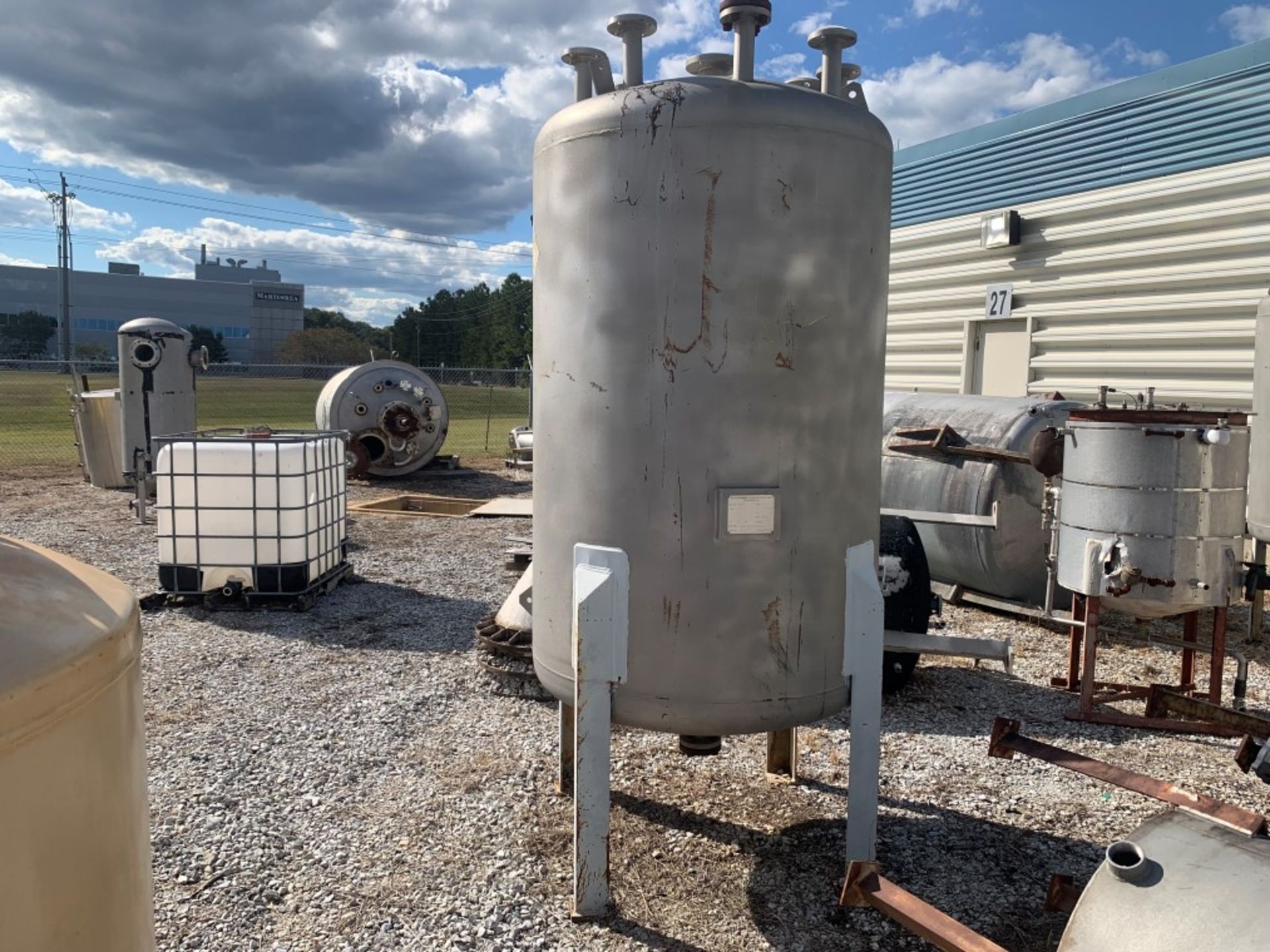 Approx 7’ x 4’ 640 Gal Campbell 304 Stainless Steel Tank Manuf: Campbell Category: Tank Capacit - Image 9 of 10