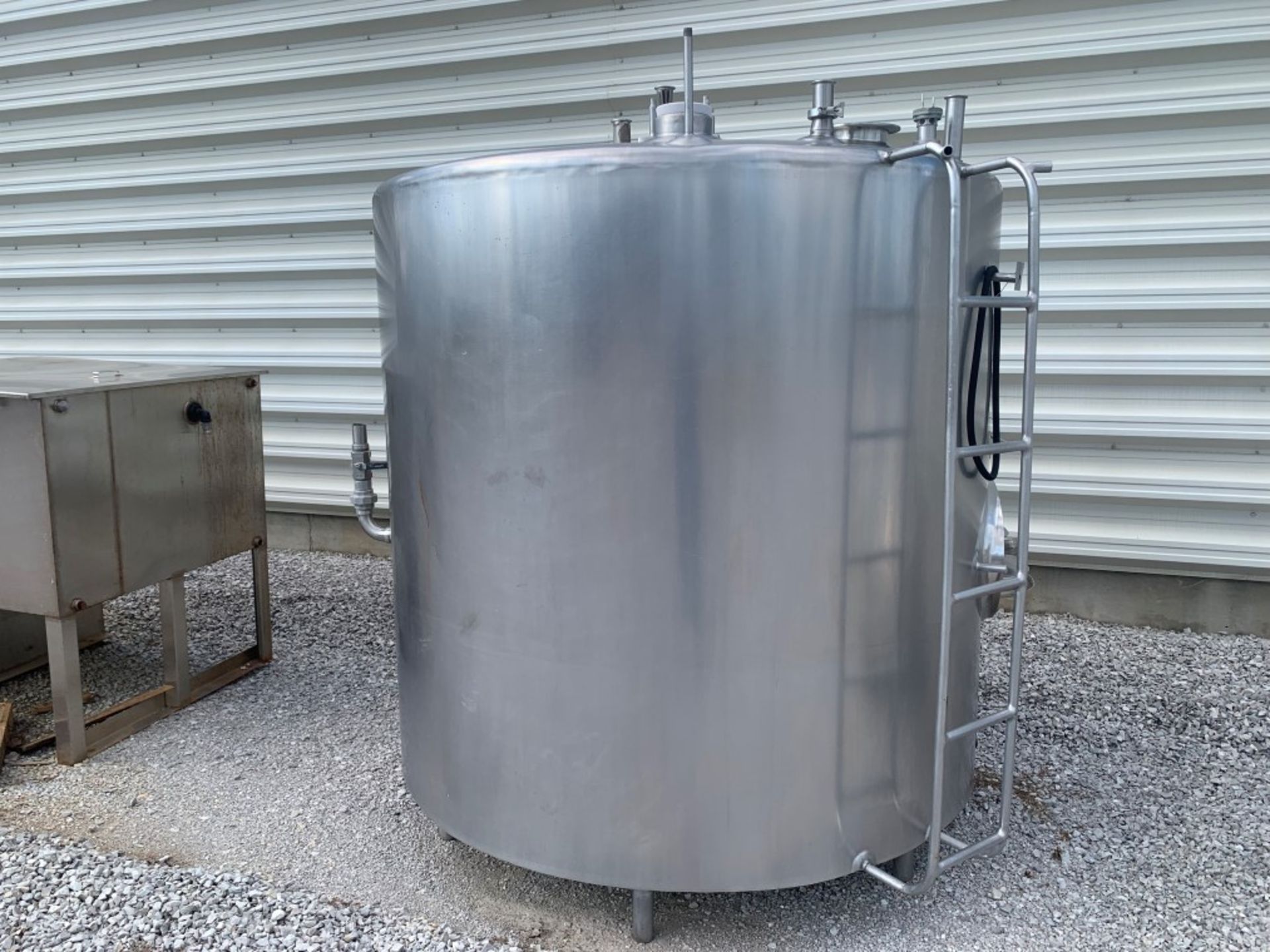 Approx 7’ x 6’ Mojonnier MT97 Stainless Steel Vessel Tank Manuf: Mojonnier Category: Tank Model - Image 3 of 17