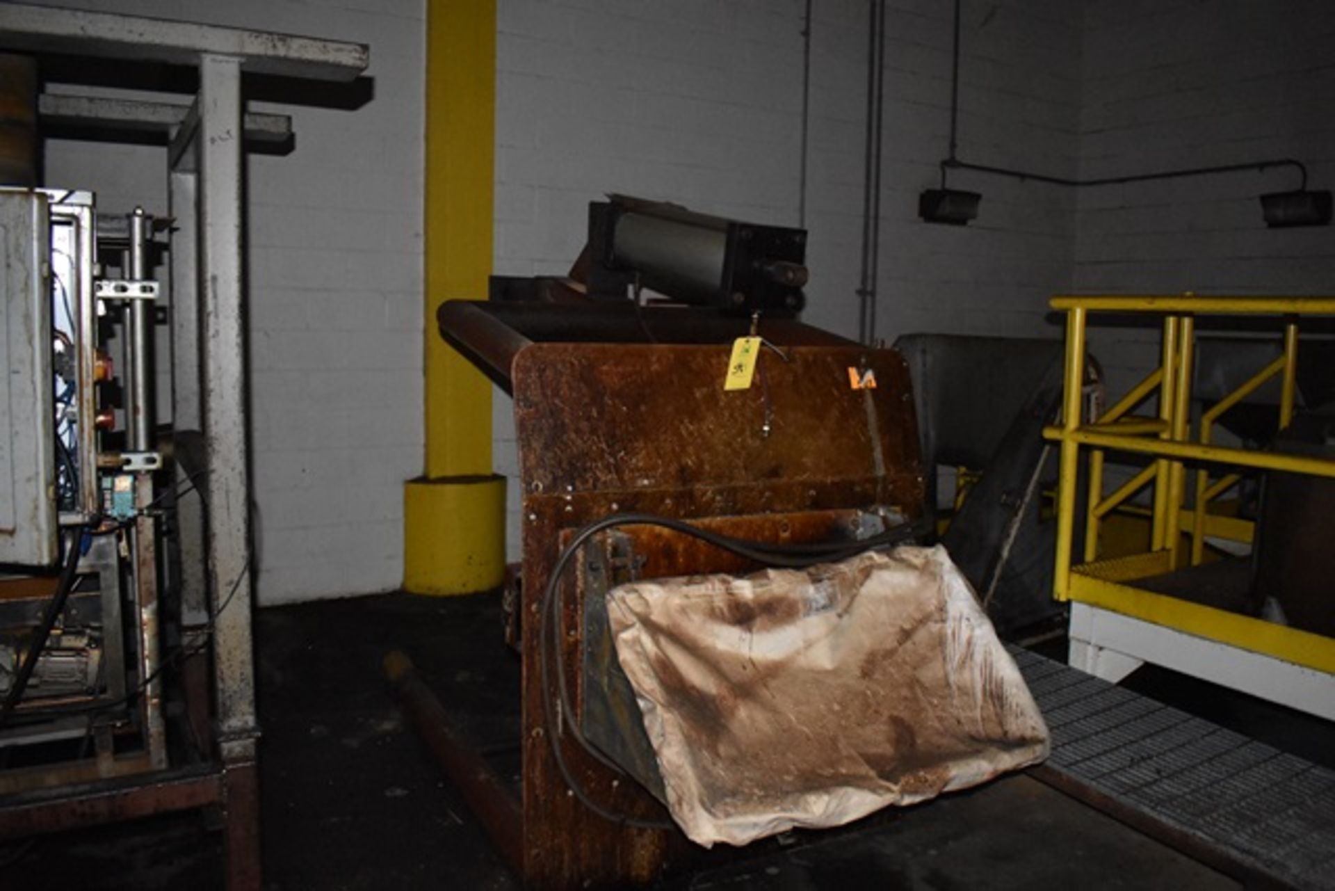 Tote Dumper, disassembled,