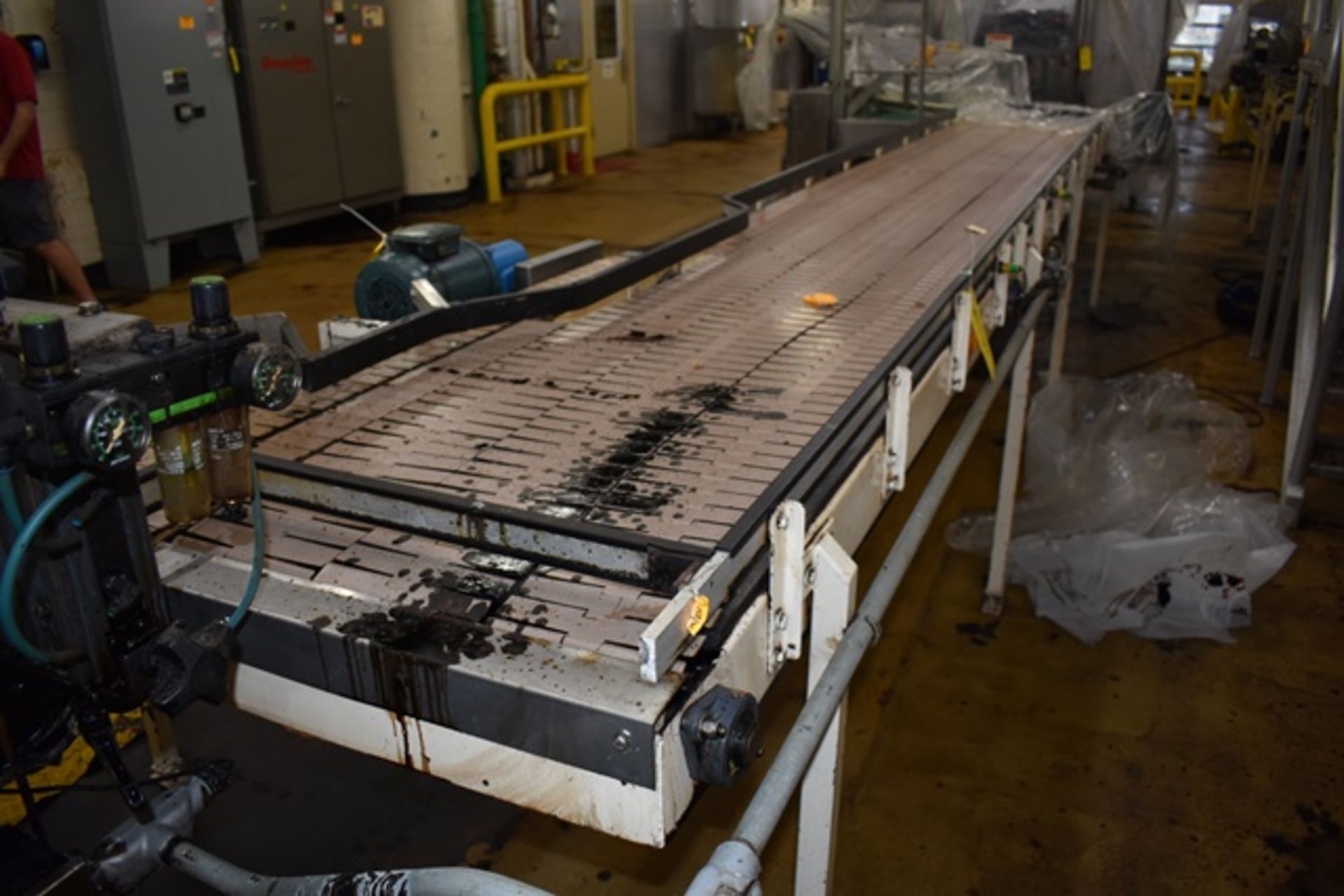 Accumulation Conveyor, 18'L x 28"W x 40"H, with (4) plastic chain conveyor belts from 4-1/2"W to 7-