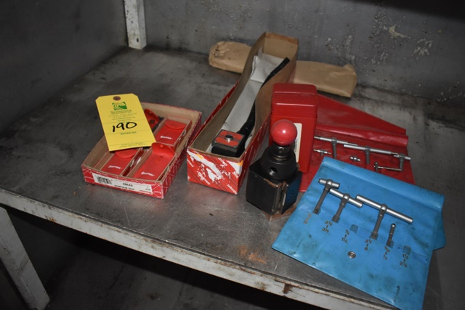 [Lot] Precision equipment including (2) T guage sets, (2) magnetic bases, (4) taper guage