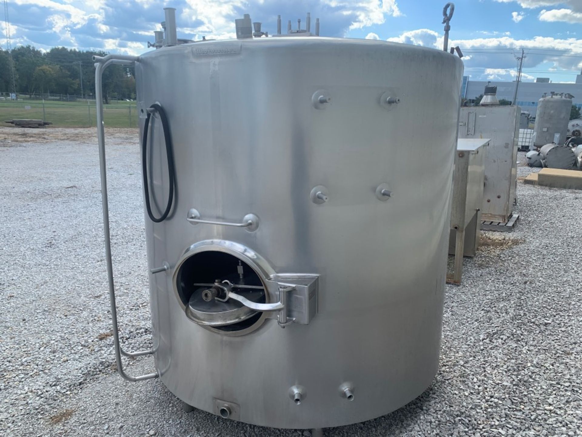 Approx 7’ x 6’ Mojonnier MT97 Stainless Steel Vessel Tank Manuf: Mojonnier Category: Tank Model - Image 2 of 17