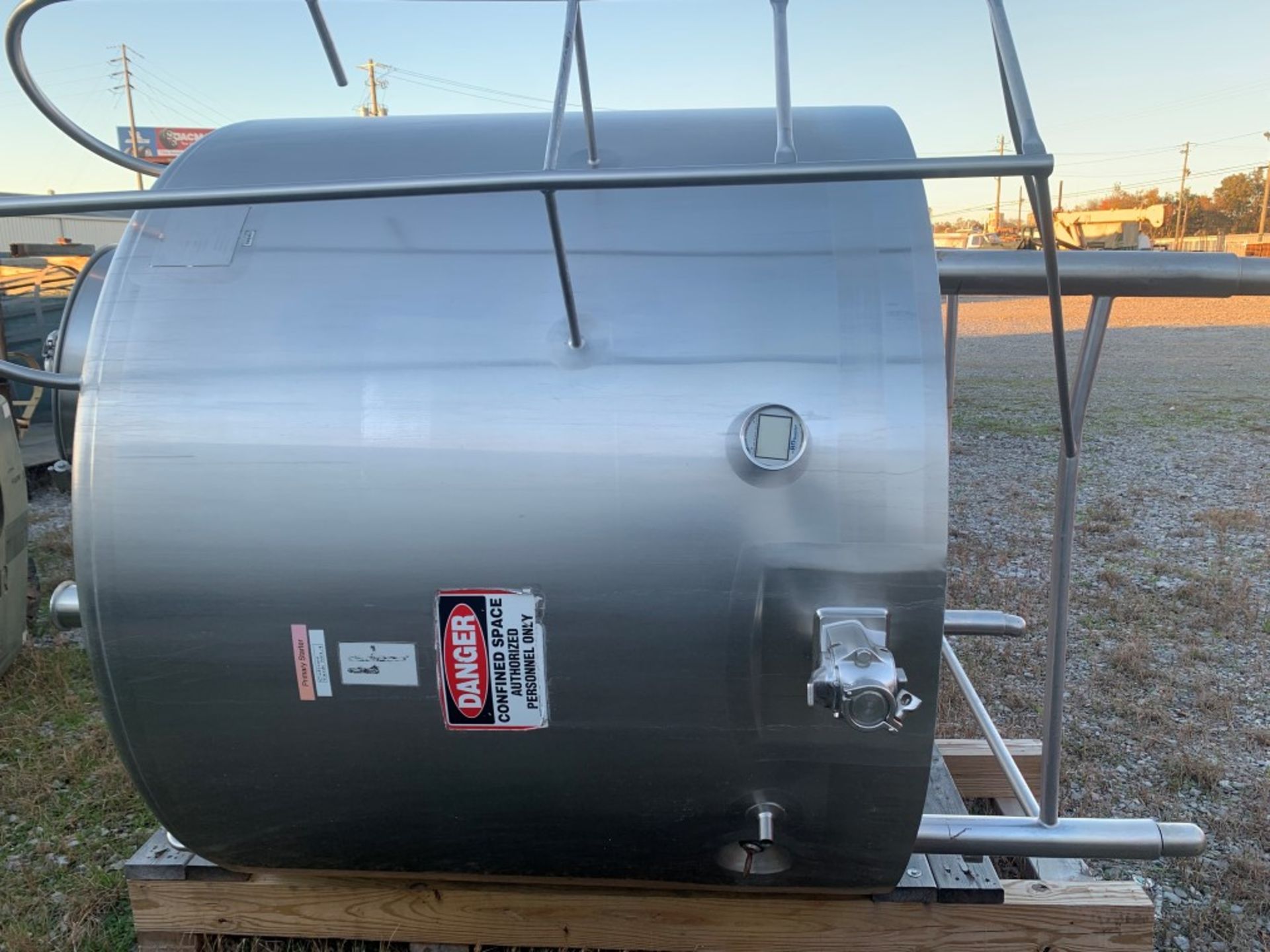 (Located in ) Approx 5.5’ x 5.5’ 800 Gal Walker Stainless Steel Jacketed Vessel Tank PZ-ST, 3 - Image 2 of 9