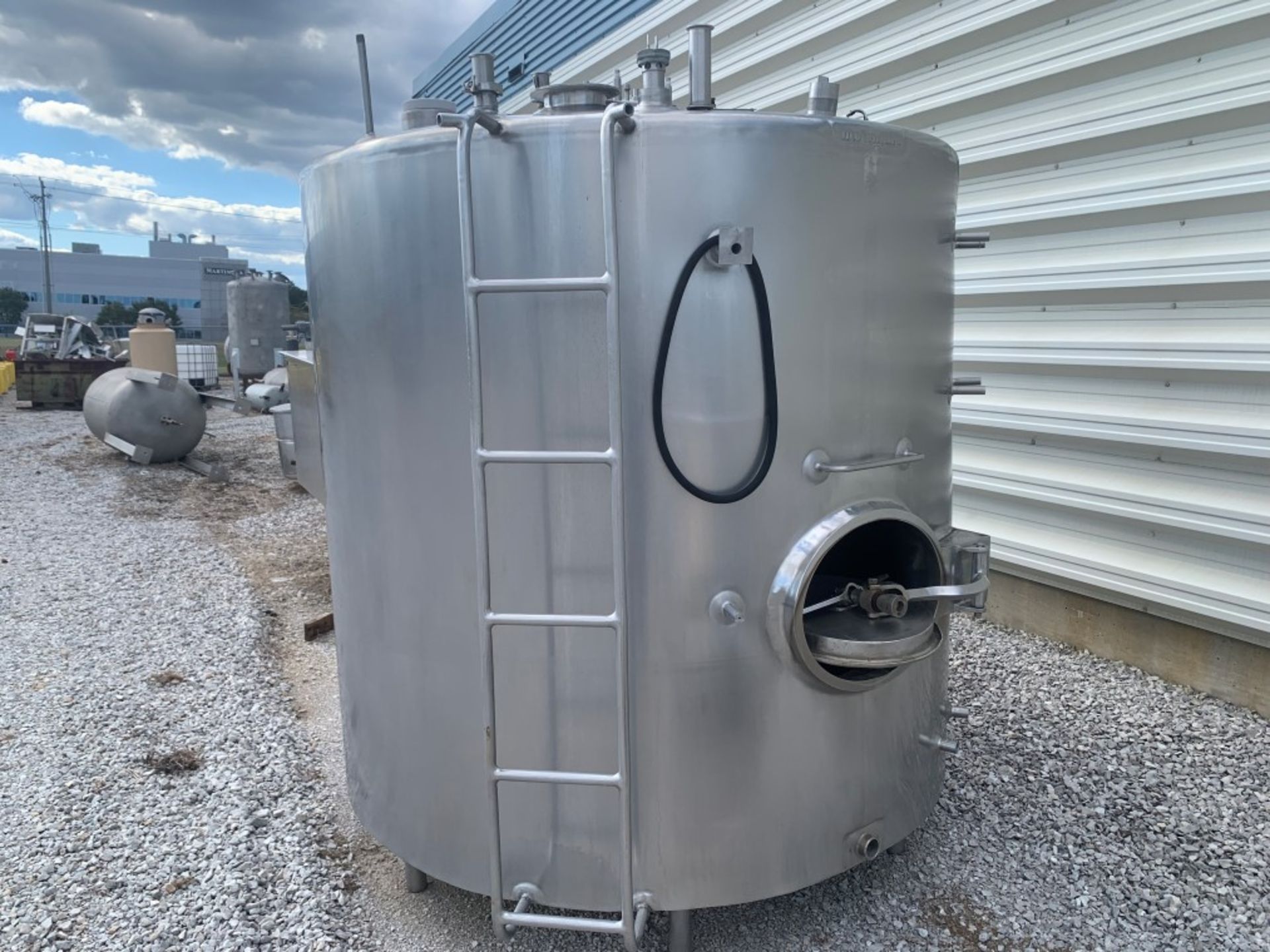 Approx 7’ x 6’ Mojonnier MT97 Stainless Steel Vessel Tank Manuf: Mojonnier Category: Tank Model