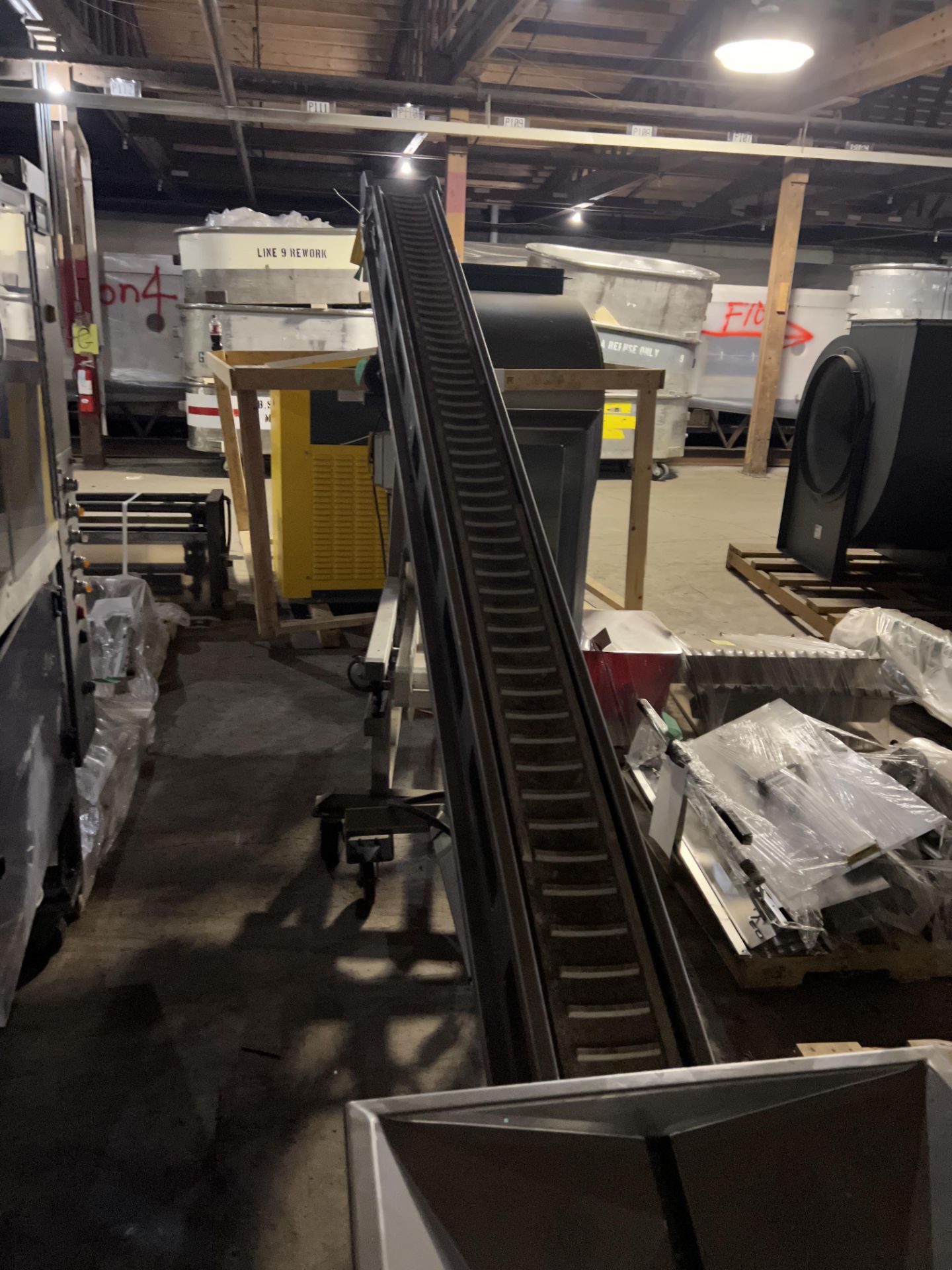 Feeder Unit W/ Incline Outfeed Conveyor, Located in Ottawa, OH - Image 6 of 6