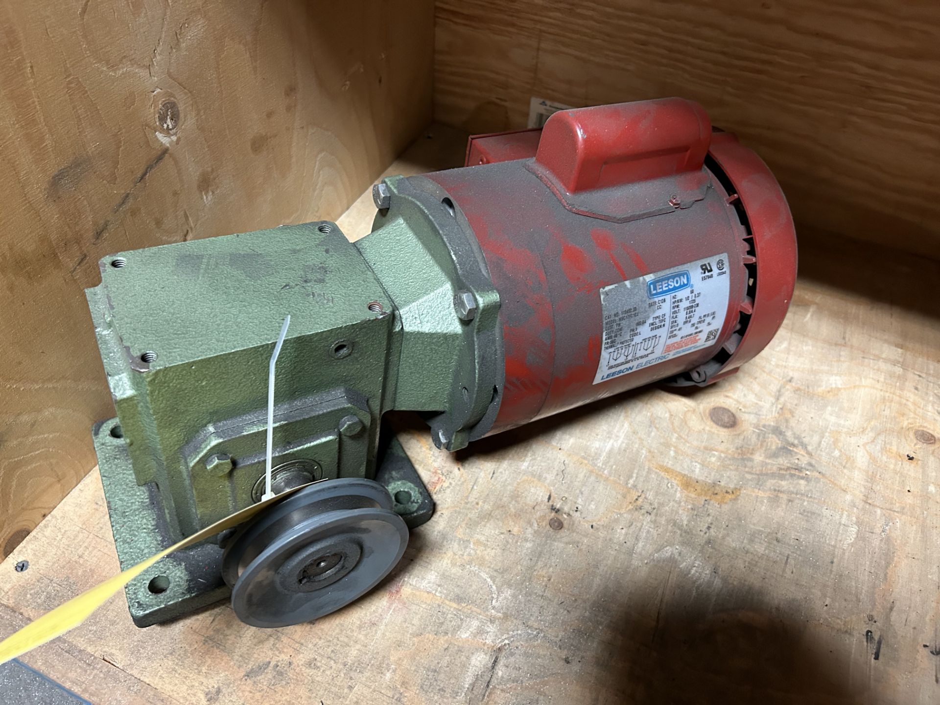 Leeson 1/2 HP Motor with Gear Reducer, Rigging/Loading Fee: $10 - Image 2 of 4