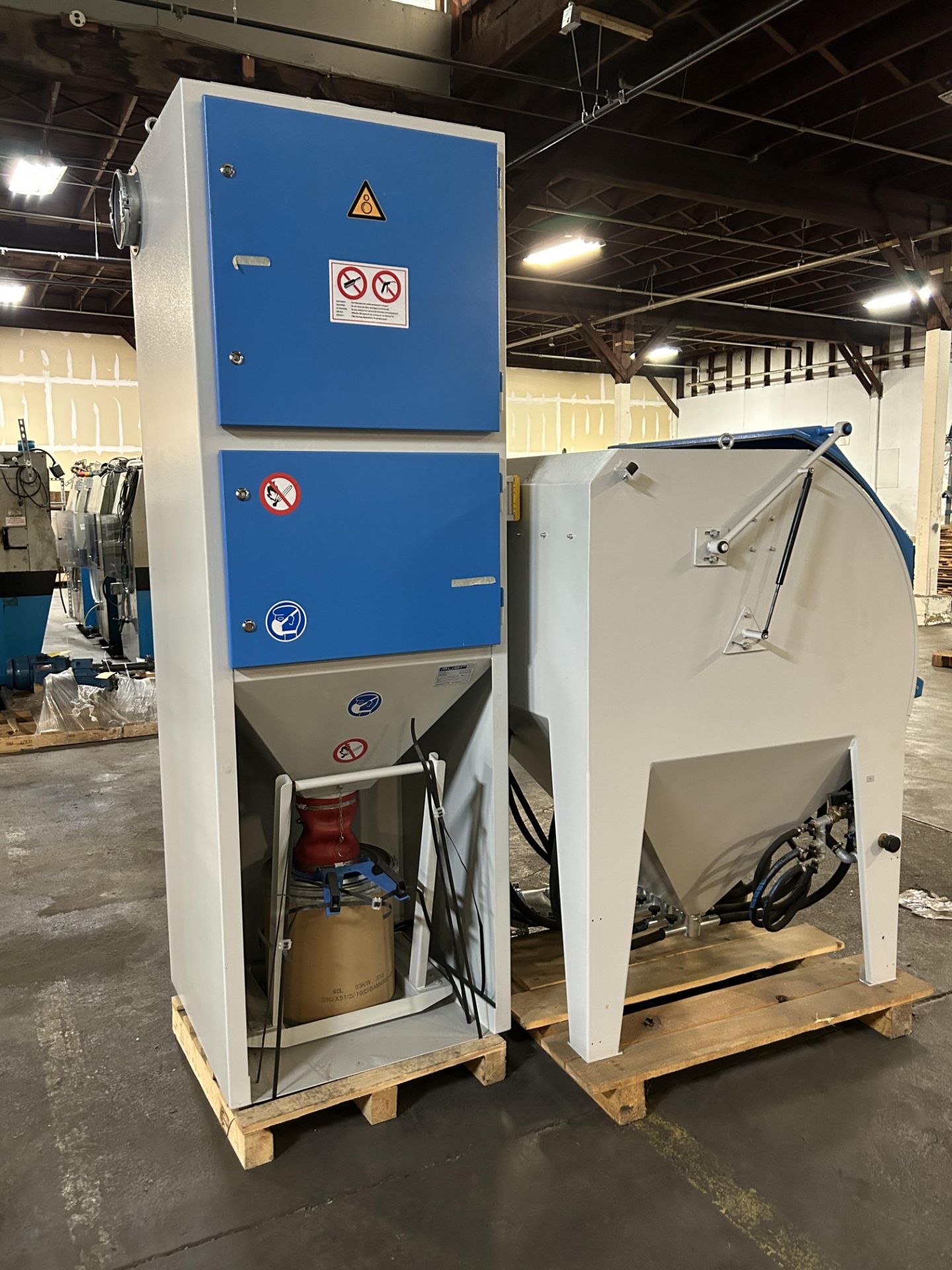 Auer Injector Blaster Cabinet, Model # 3T-1000-PS-S, S/N #5743 (New), Rigging/Loading Fee: $250 - Image 4 of 9