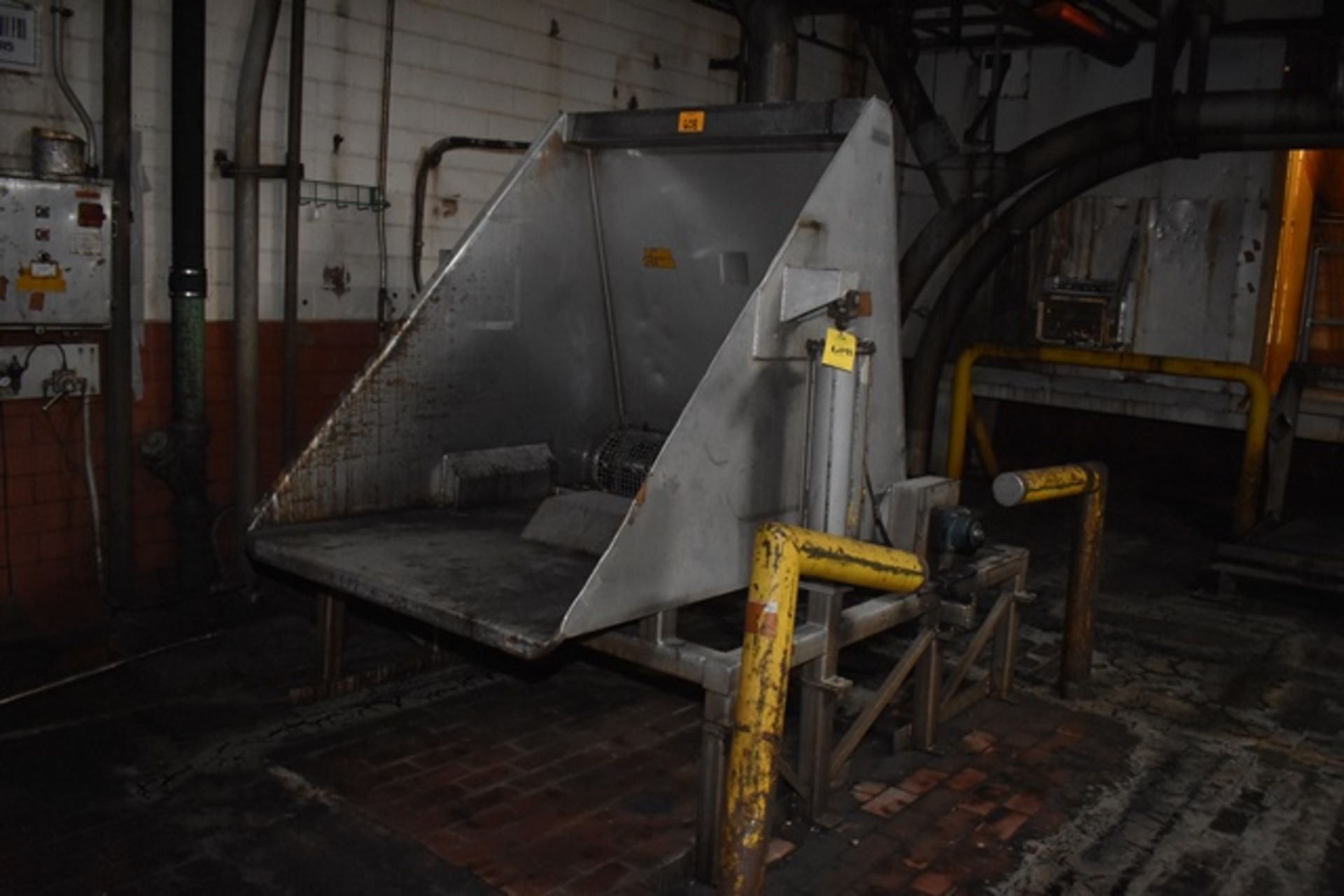Tote Station, stainless with Bantam bindicator model B, side mount cylinder, approx 48"L x 40"W x