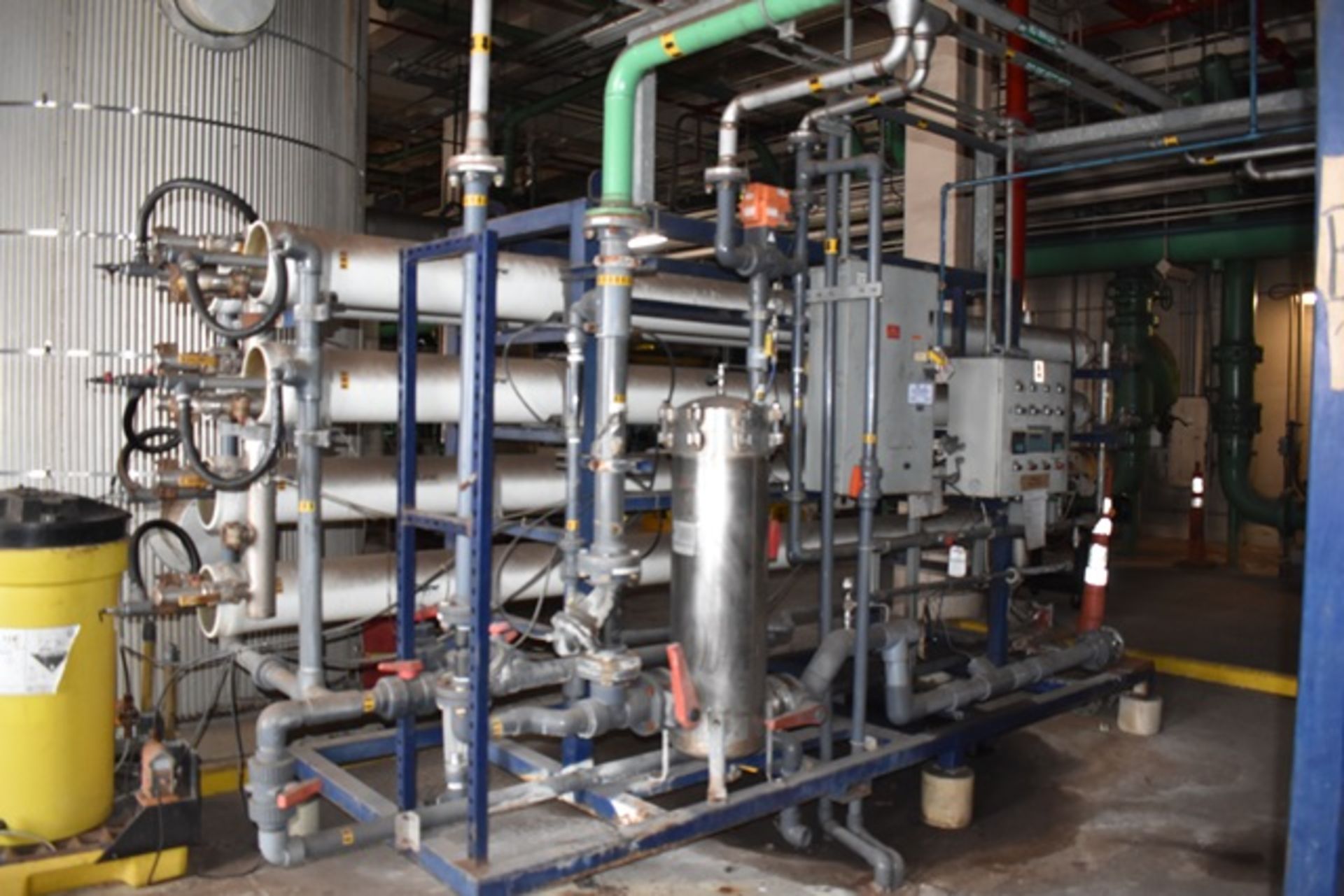 Mueller Water Conditioning Inc. RO System, with 6 Code Line purification pressure vessels,