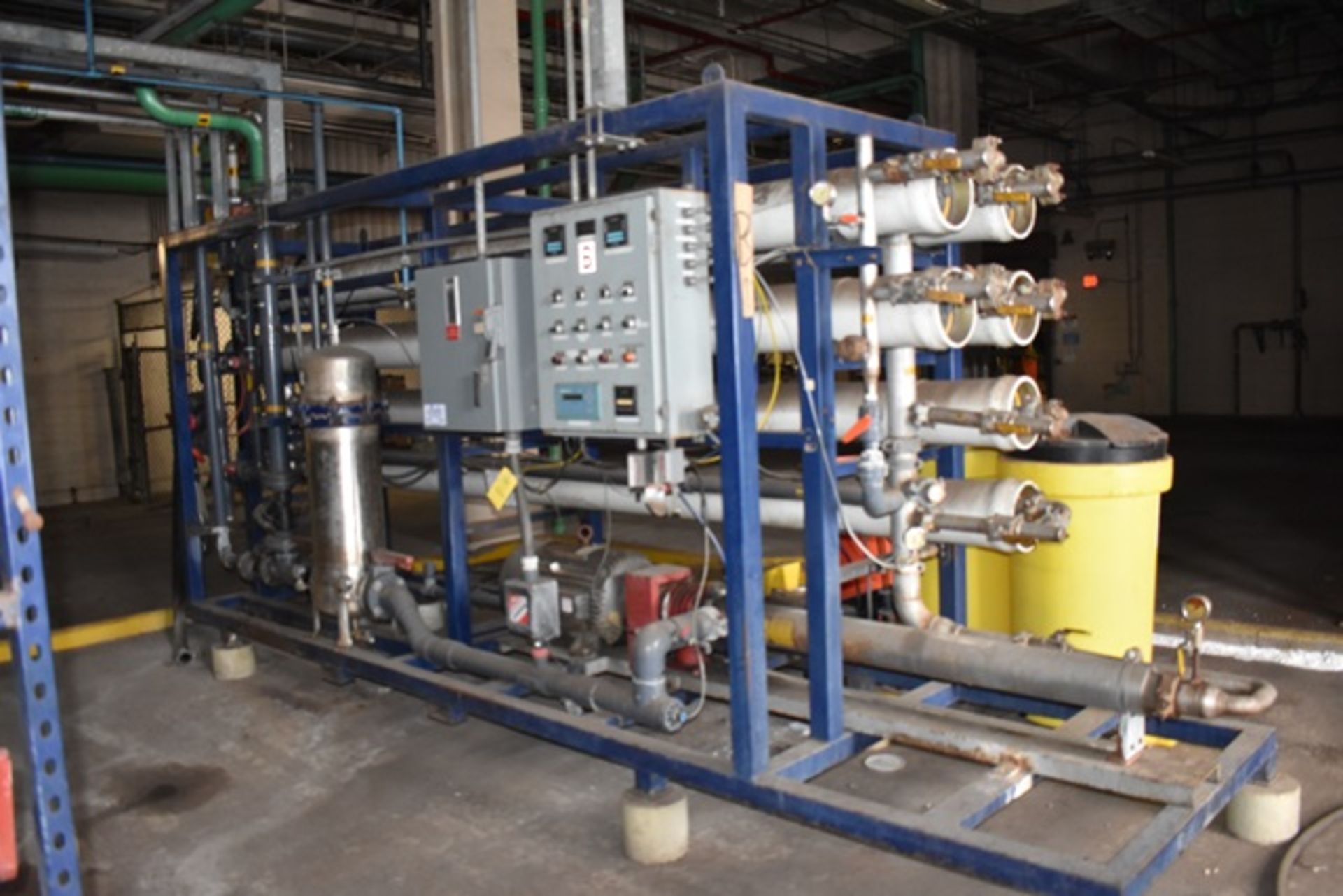 Mueller Water Conditioning Inc. RO System, with 6 Code Line purification pressure vessels,