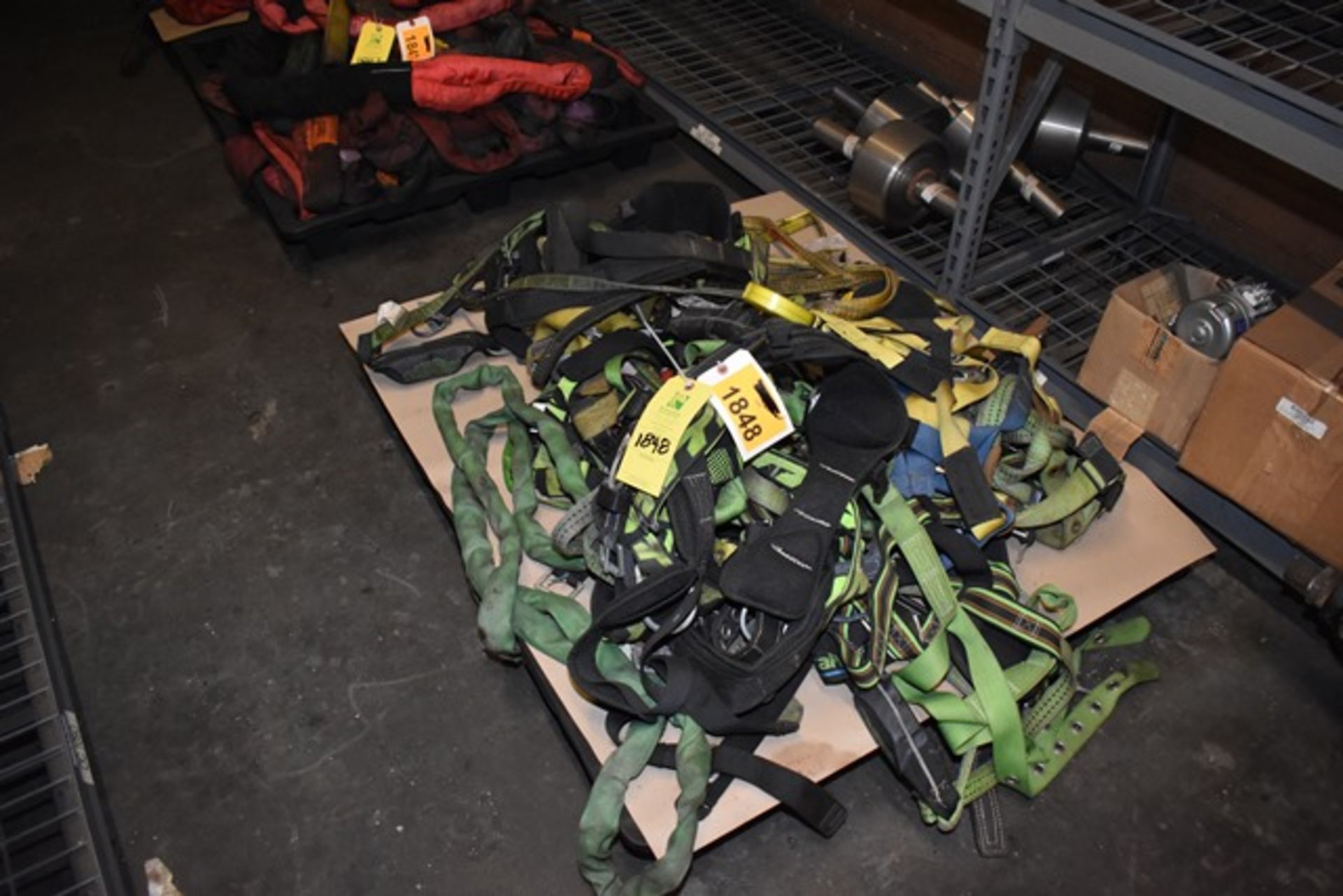 [Lot] Safety harnesses