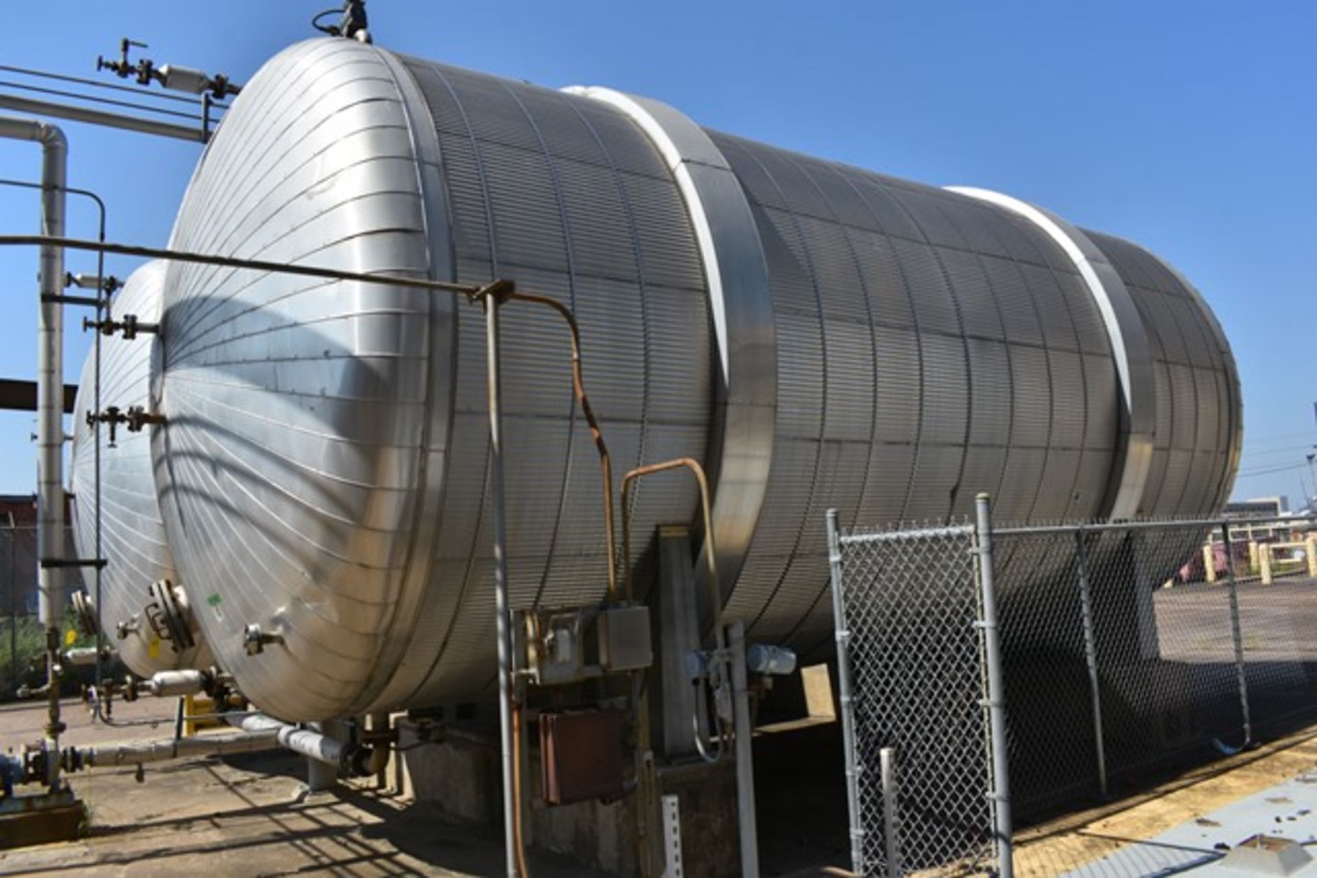 Taylor SS Horizontal Storage Tank, 27,800 gal., 13'6" dia x 26' on straight side, 20psig @ 220 deg F - Image 2 of 2