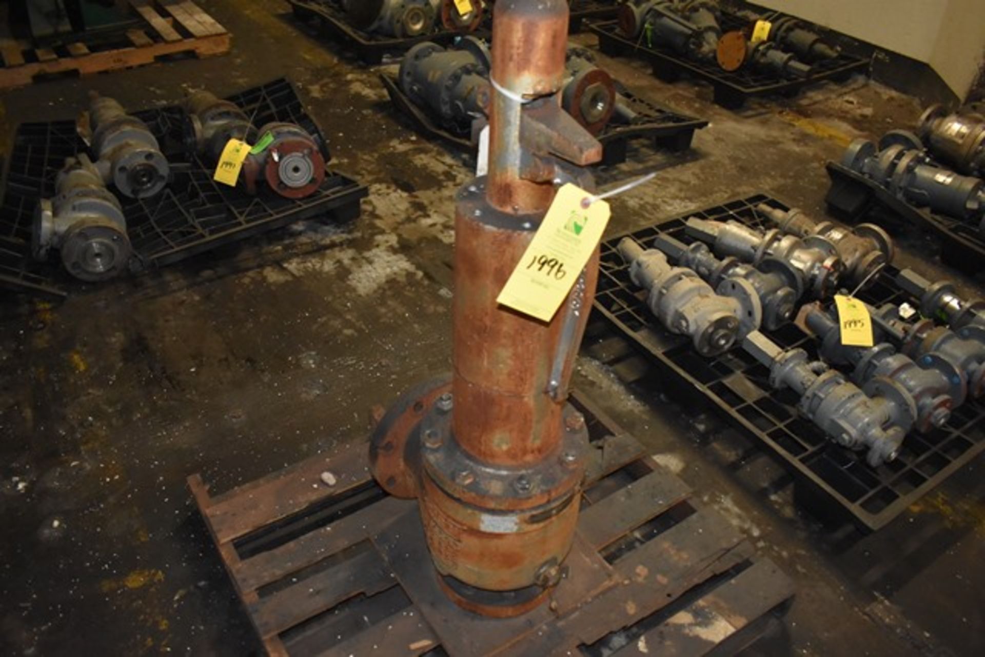 [Lot] (8) Pressure relief valves