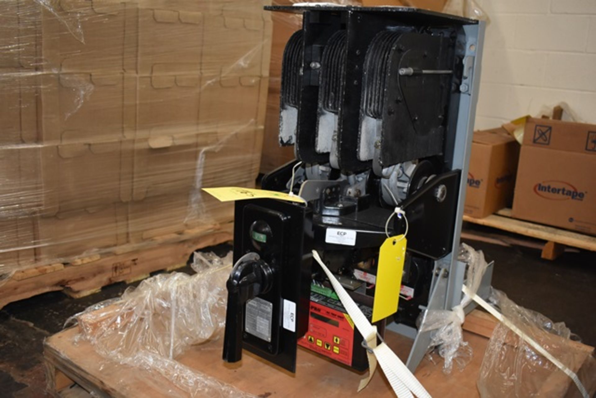 ITE circuit breaker, model K-8, frame size, 600 amp, voltage 600, 60 CYC, rating 25000 amps, , - Image 2 of 2