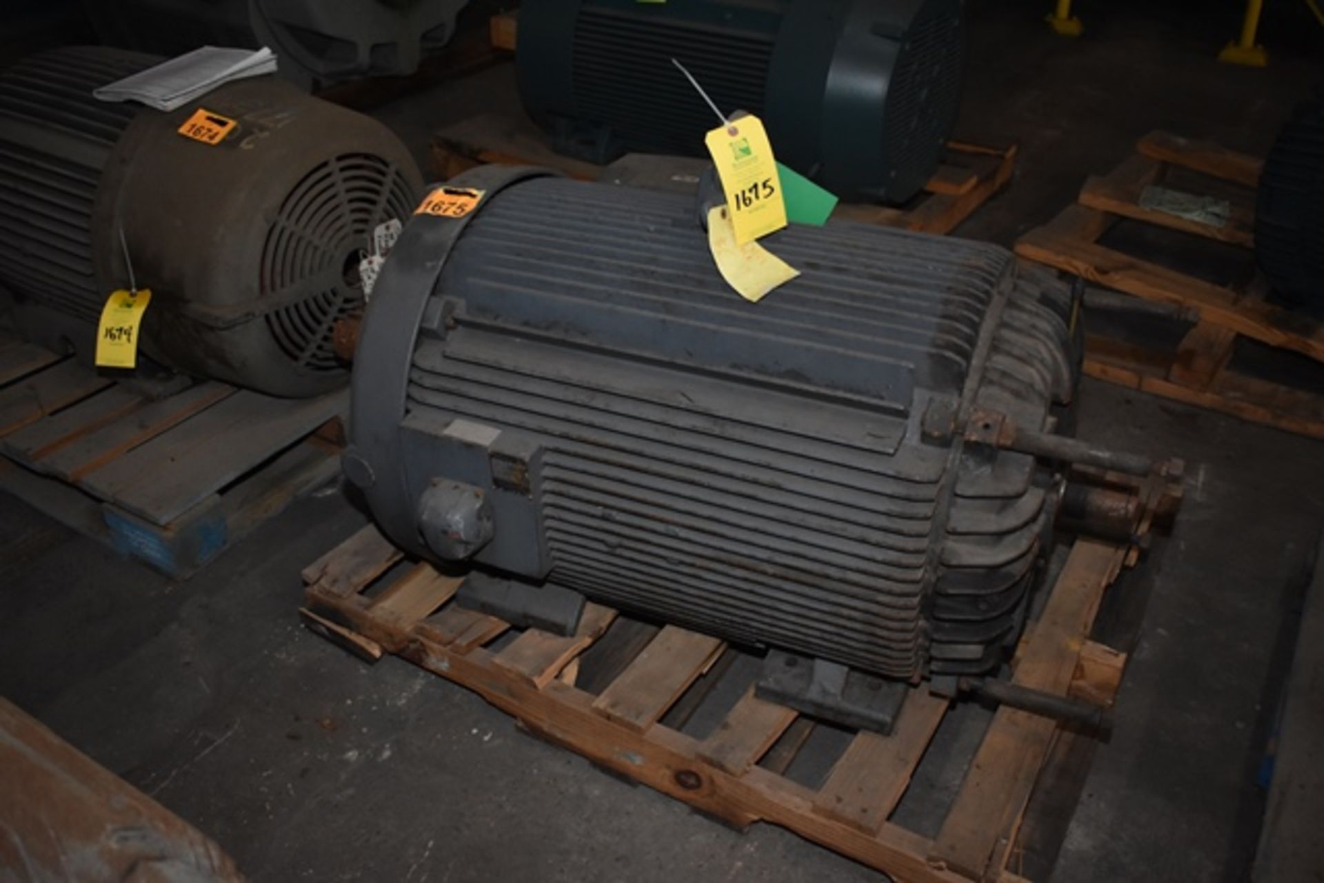 US Electrical motor, 200 hp, 4000 - 2300V, 60 hz, 26 - 45 amp, 1785 rpm, 3 ph
