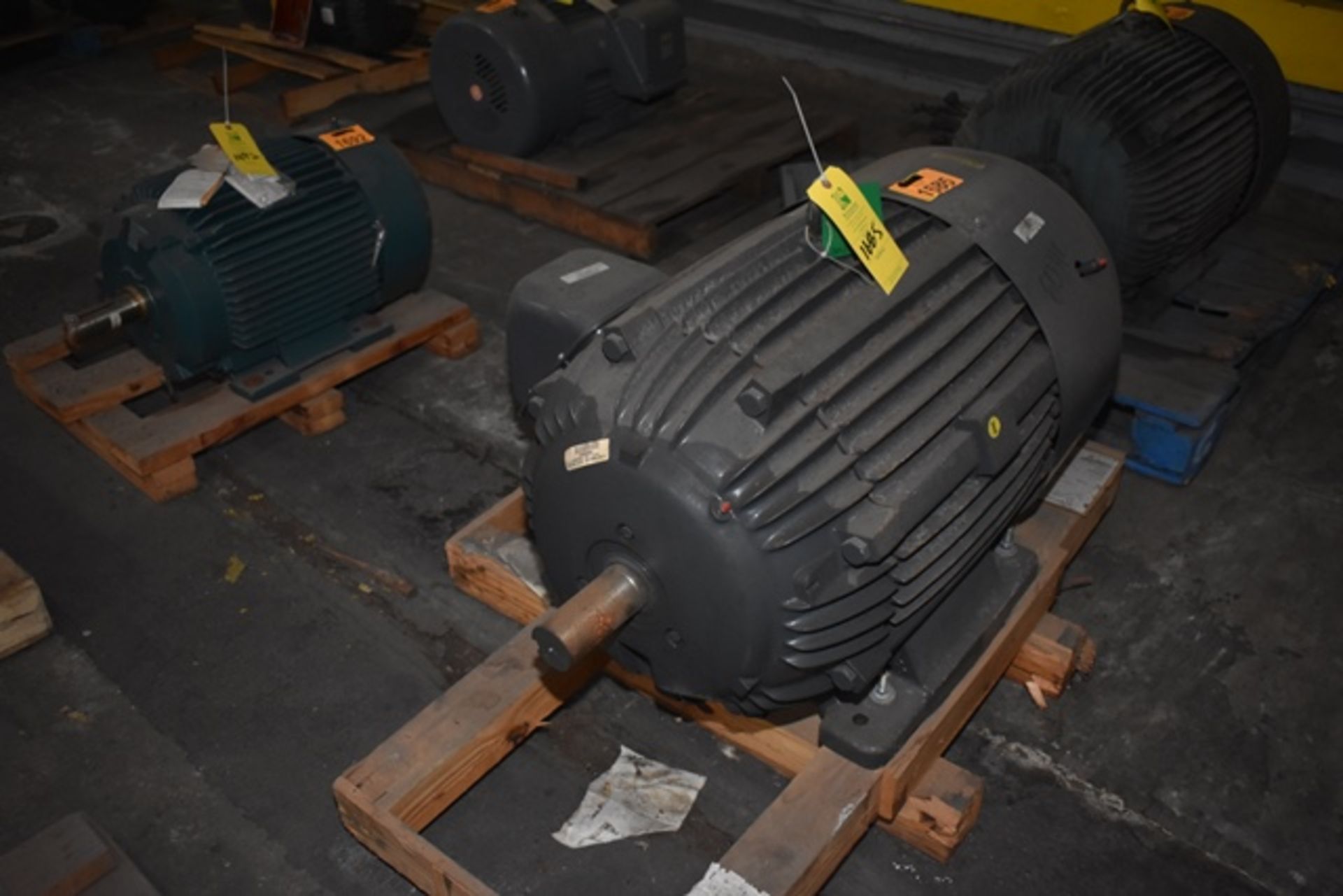 US Motors motor, Cat#/Type/Model: H125P1FS/CTE/DA15, 100 hp, 460V, 60 hz, 144 amp, 3575 rpm, 3 ph,