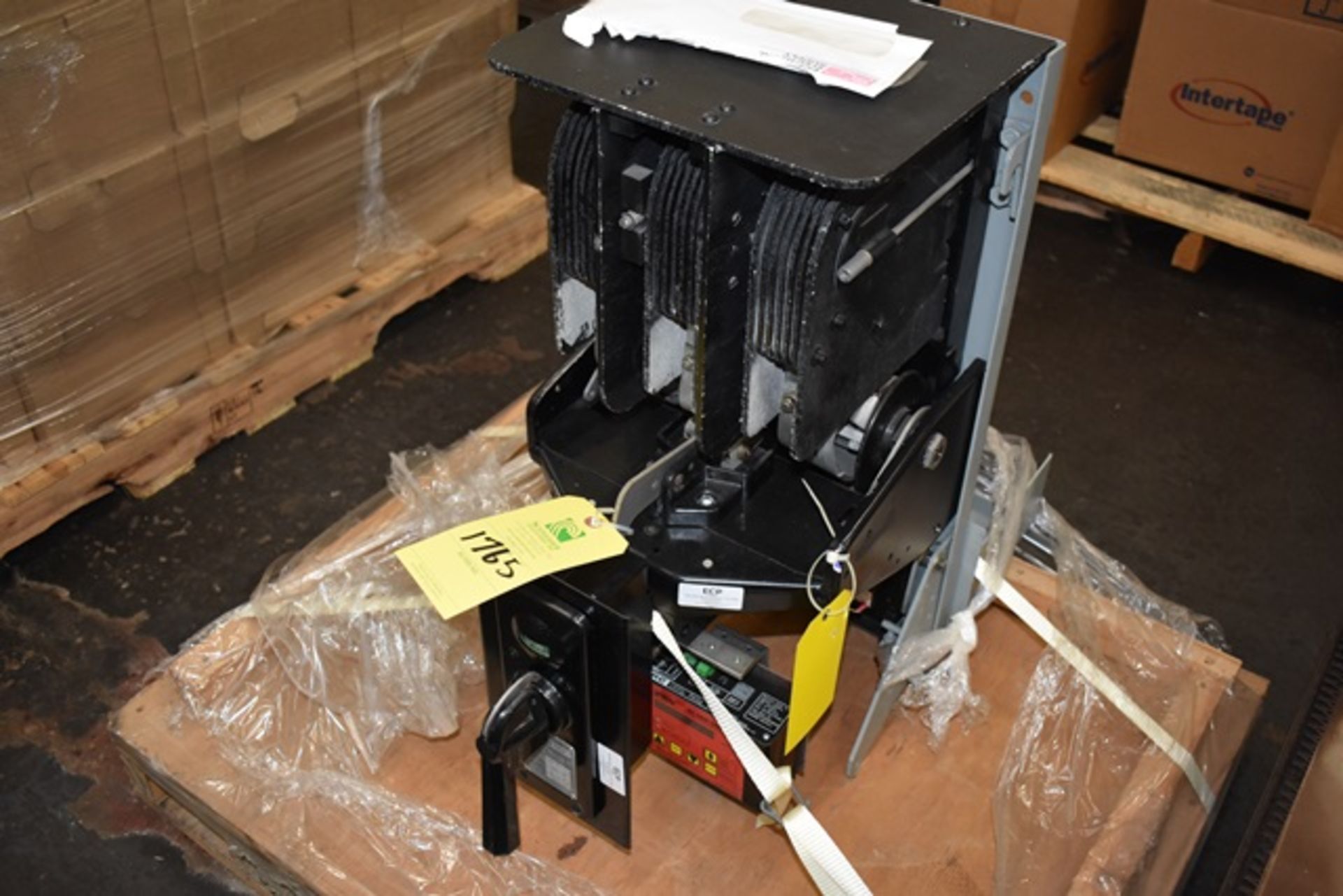 ITE circuit breaker, model K-8, frame size, 600 amp, voltage 600, 60 CYC, rating 25000 amps, ,