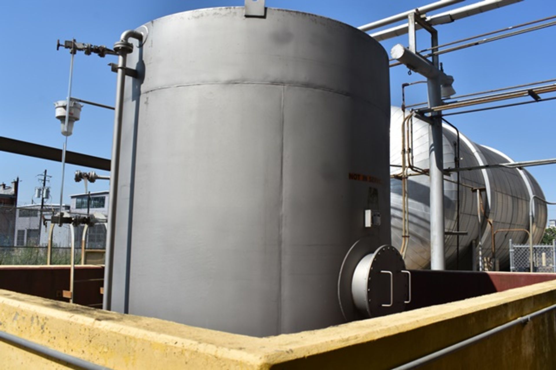 Taylor SS Storage Tank, 9' dia x 10' h on straight side with 12" dia MH, stianless filter basket - Image 2 of 2