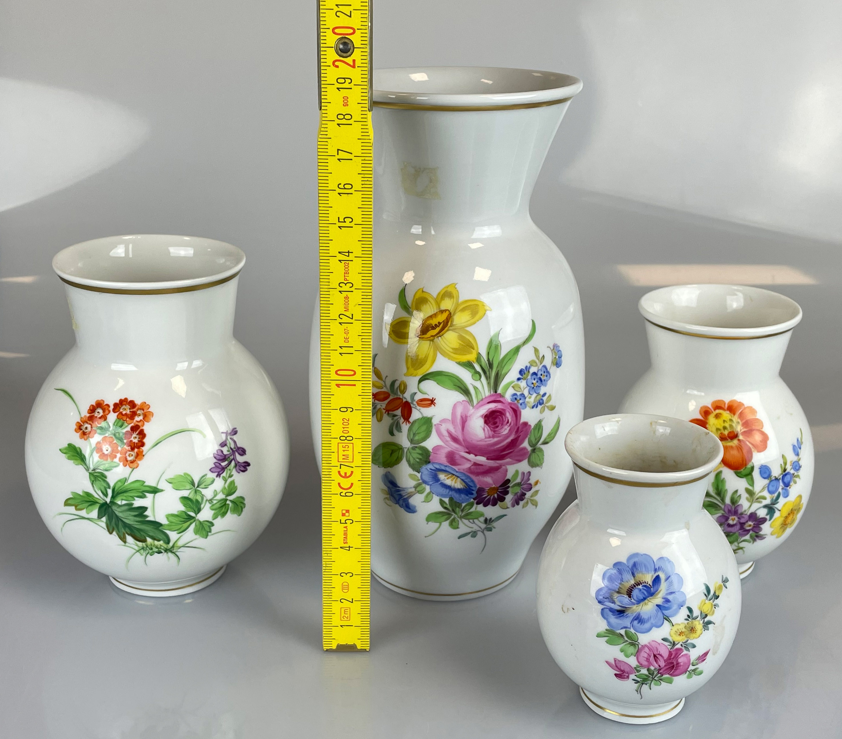 Vier Vasen. Meissen. 1. Wahl. Blumendekor. - Image 12 of 12