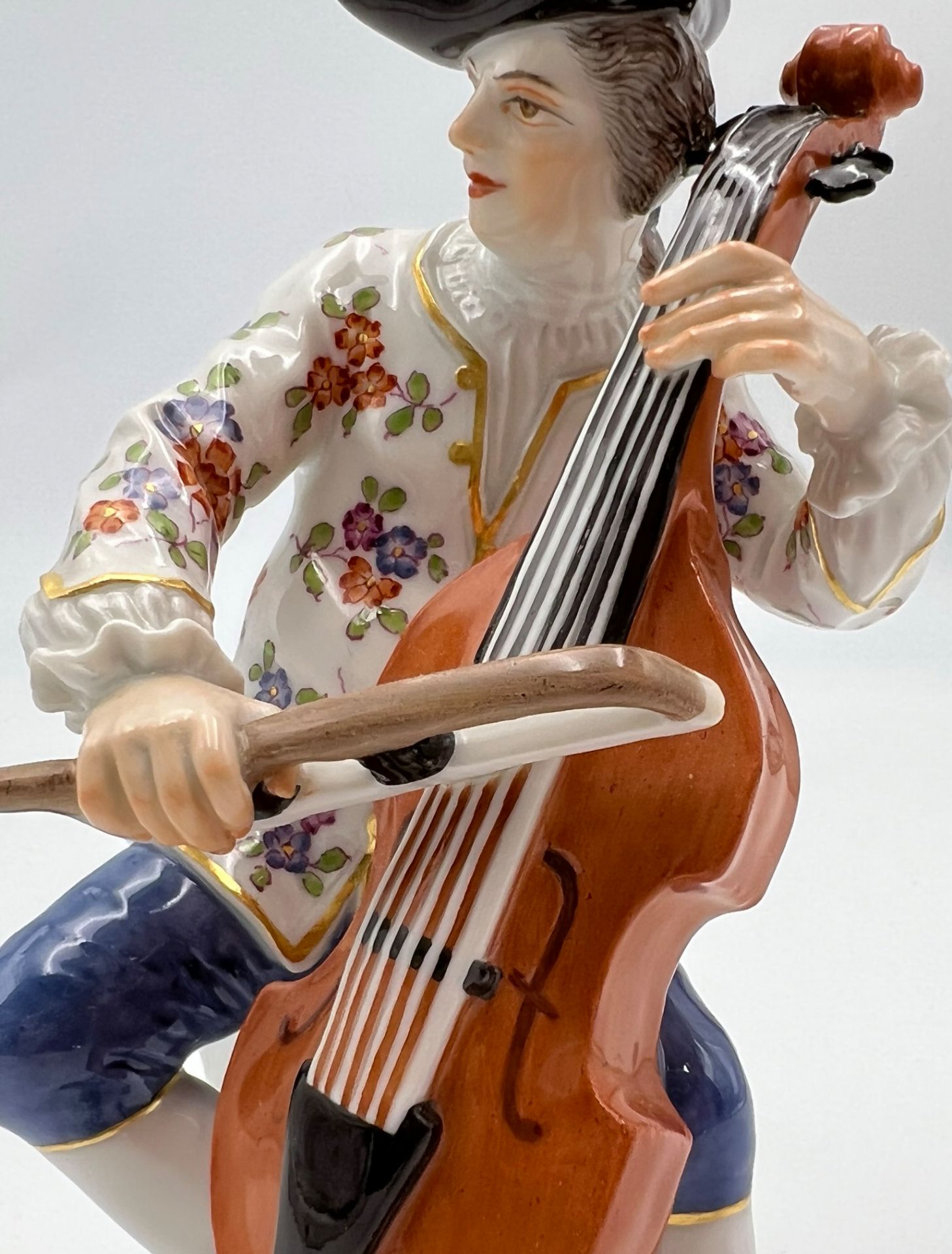 Figur "Bassgeiger". Meissen. 1. Wahl. - Bild 7 aus 11