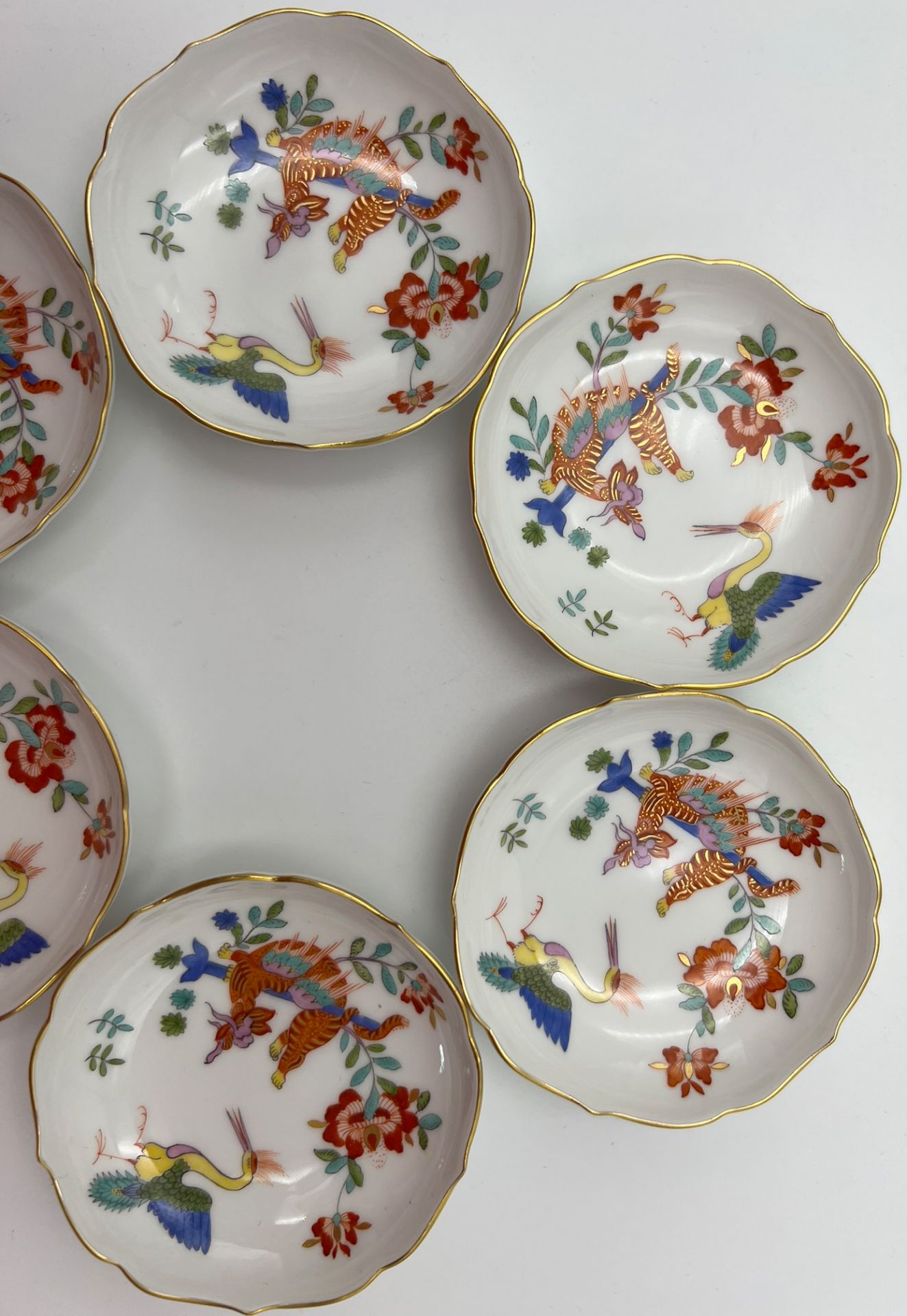 8 Schalen von Meissen. 1. Wahl. Kakiemon: Chinesischer Drache mit Storch. - Bild 3 aus 12