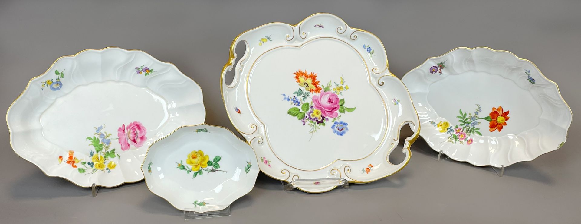 Vier Anbietschalen. Meissen. 1. Wahl. Blumendekor.