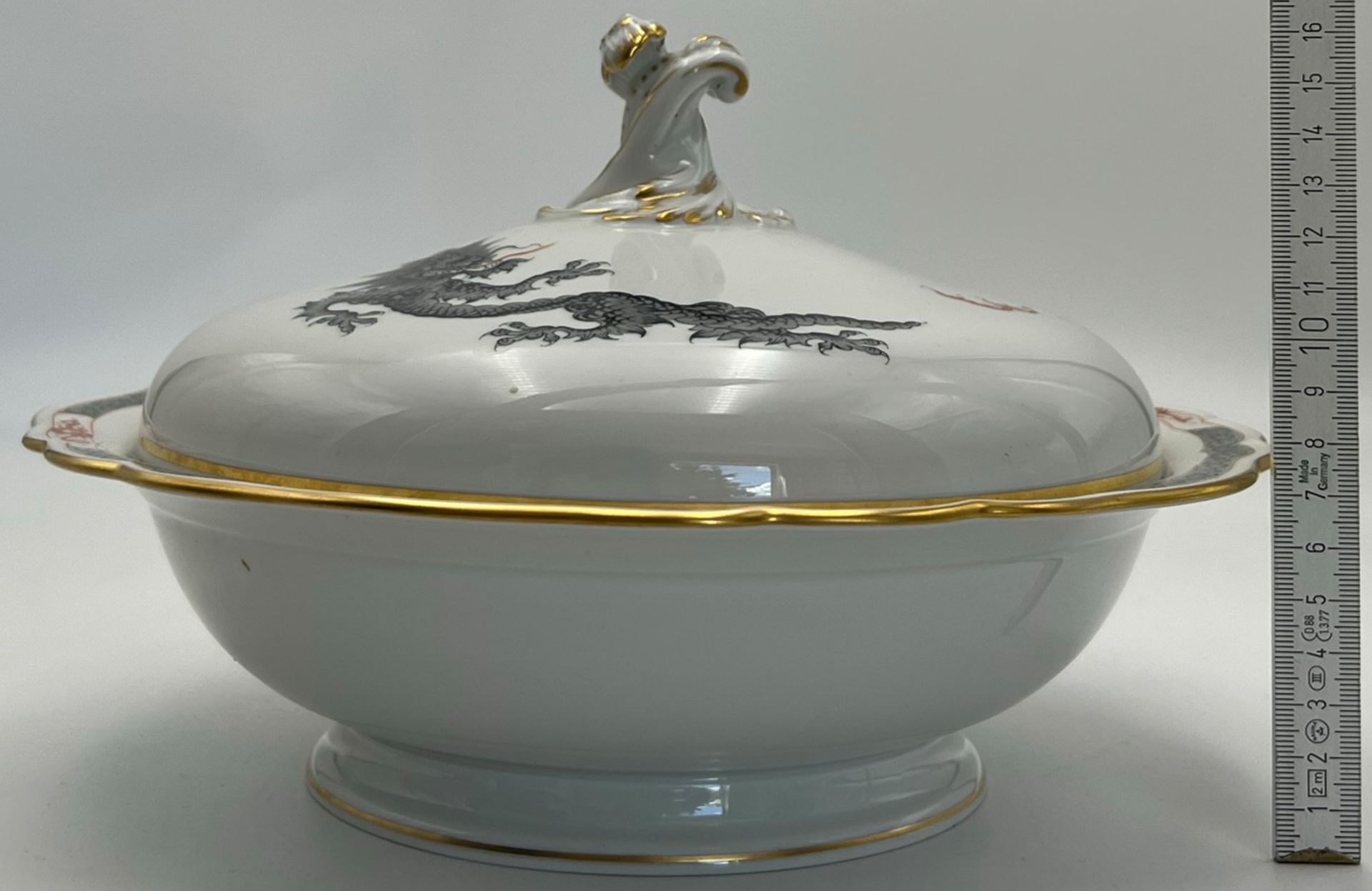 Deckelterrine Meissen. "Schwarzer Ming-Drache". - Image 15 of 15