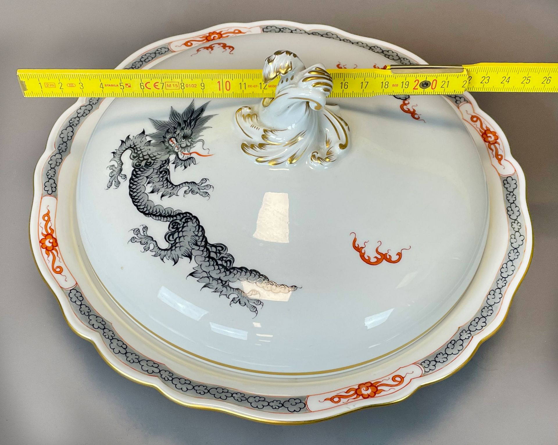 Deckelterrine Meissen. "Schwarzer Ming-Drache". - Image 13 of 15