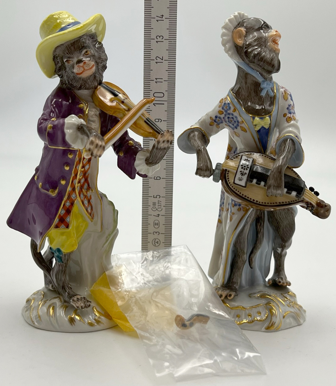 Zwei Figuren aus der "Affenkapelle" von Meissen. - Image 12 of 12