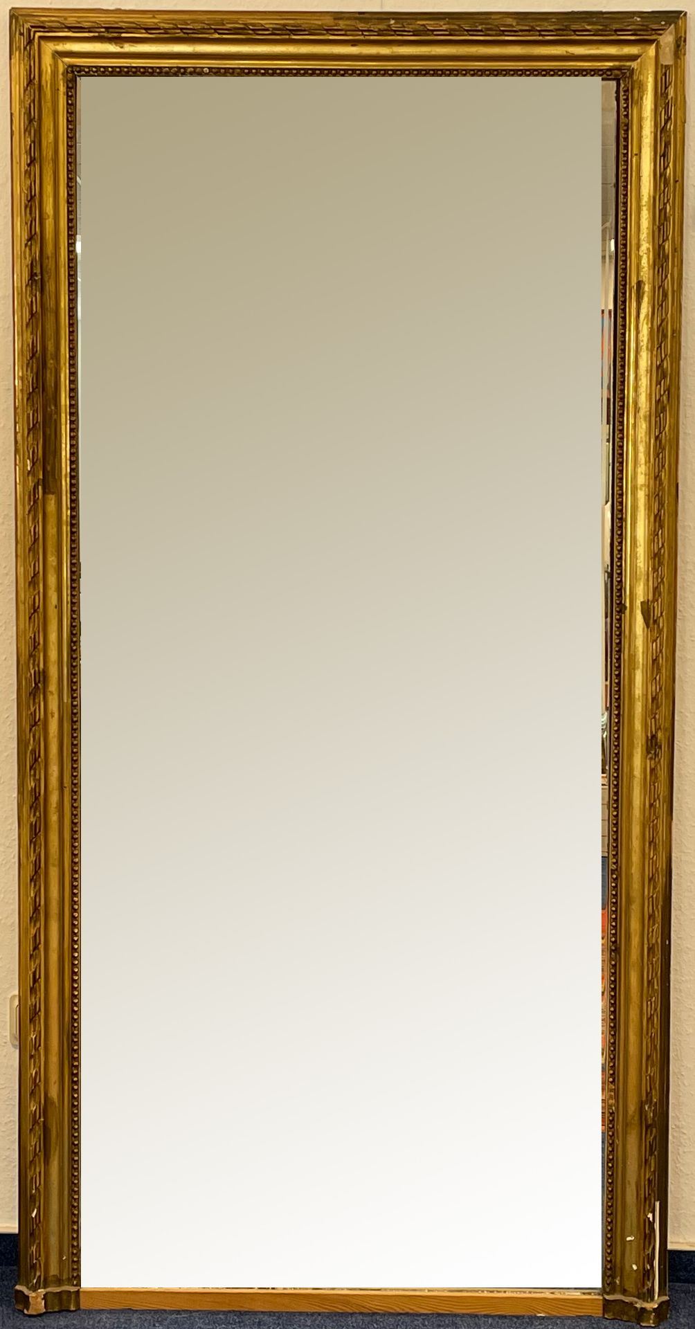 Großer Hallen Spiegel. Antik. Holz. Vergoldet.