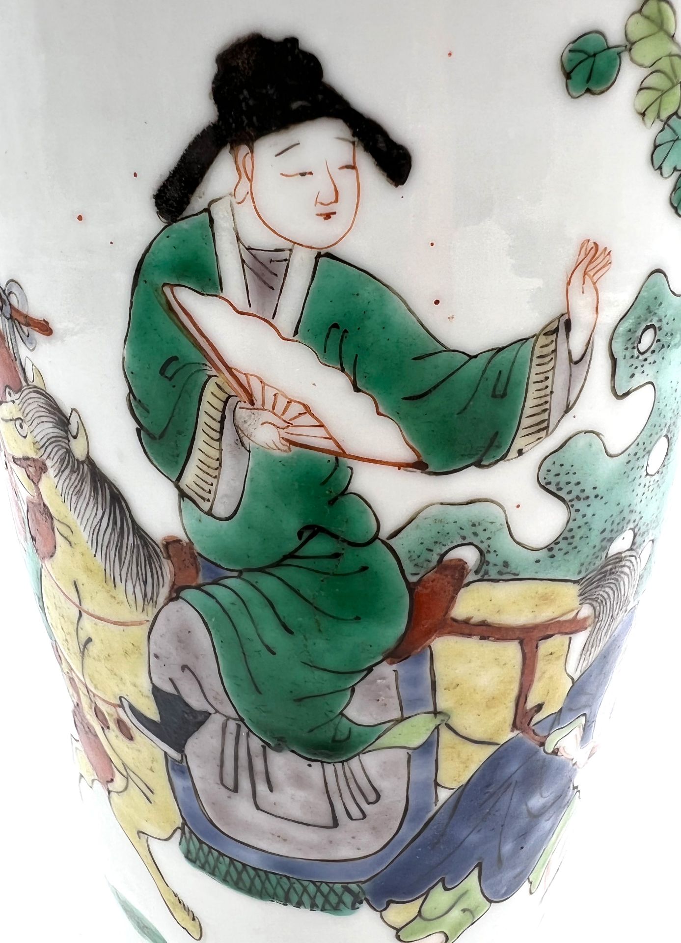 Vase China Guangxu - Periode. 19. Jahrhundert. Dekor: ''Romance of the Western Chamber''. - Image 13 of 17