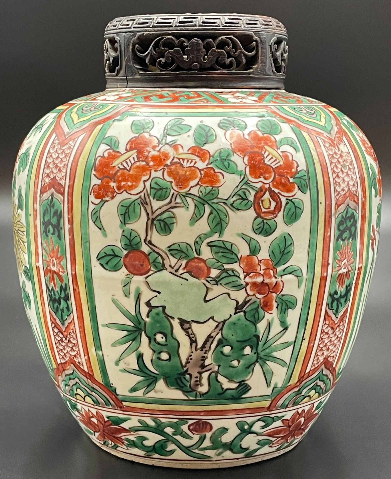 Potpourri-Vase. China. 20. Jahrhundert.